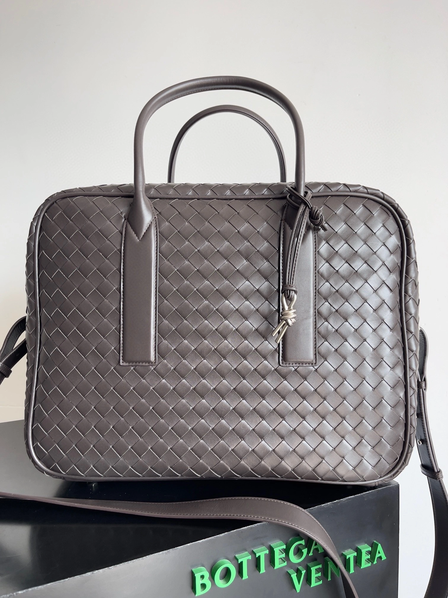 Custombag-- V595t1 766372V2HL12145 counters quality cowhide item:E-B063A0812