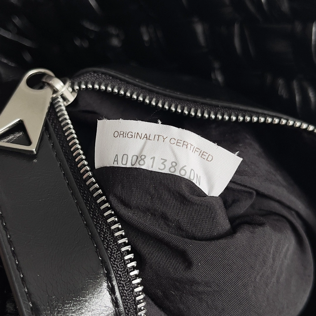 Custombag-- V595t1 776519V40T18803 counters quality Calfskin item:E-B100B2550