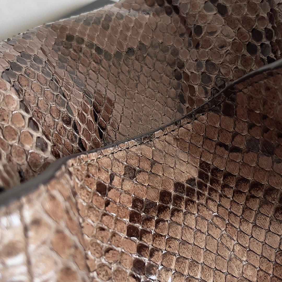Custombag-- V595t1 794939V4GI08376 counters quality snake skin item:E-B100B2750
