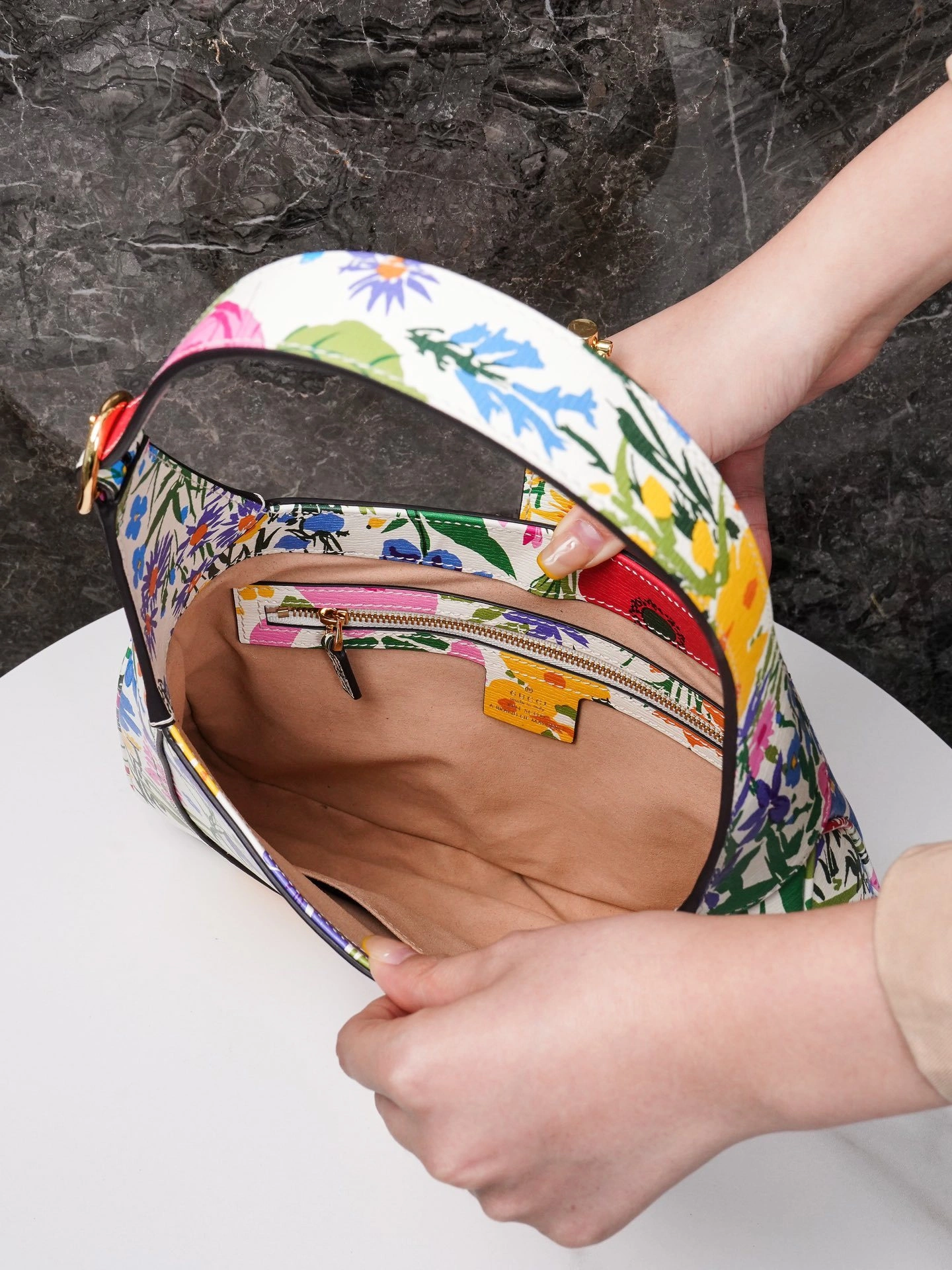 Custombag- 636709-UA90G-9251 item：C-B461G2702R