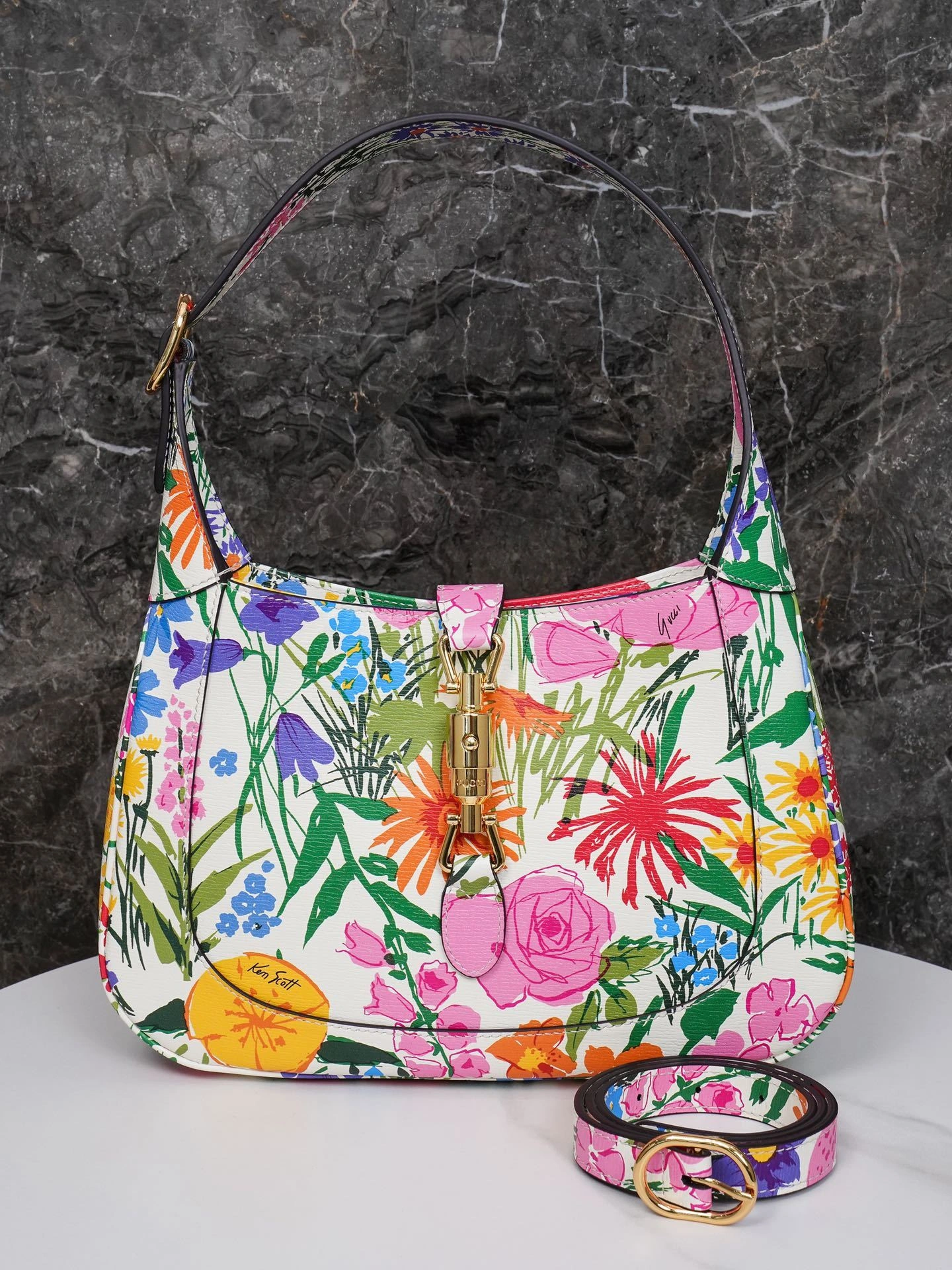 Custombag- 636709-UA90G-9251 item：C-B461G2702R