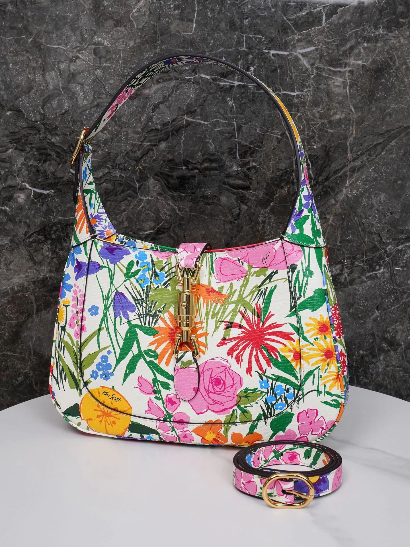 Custombag- 636709-UA90G-9251 item：C-B461G2702R