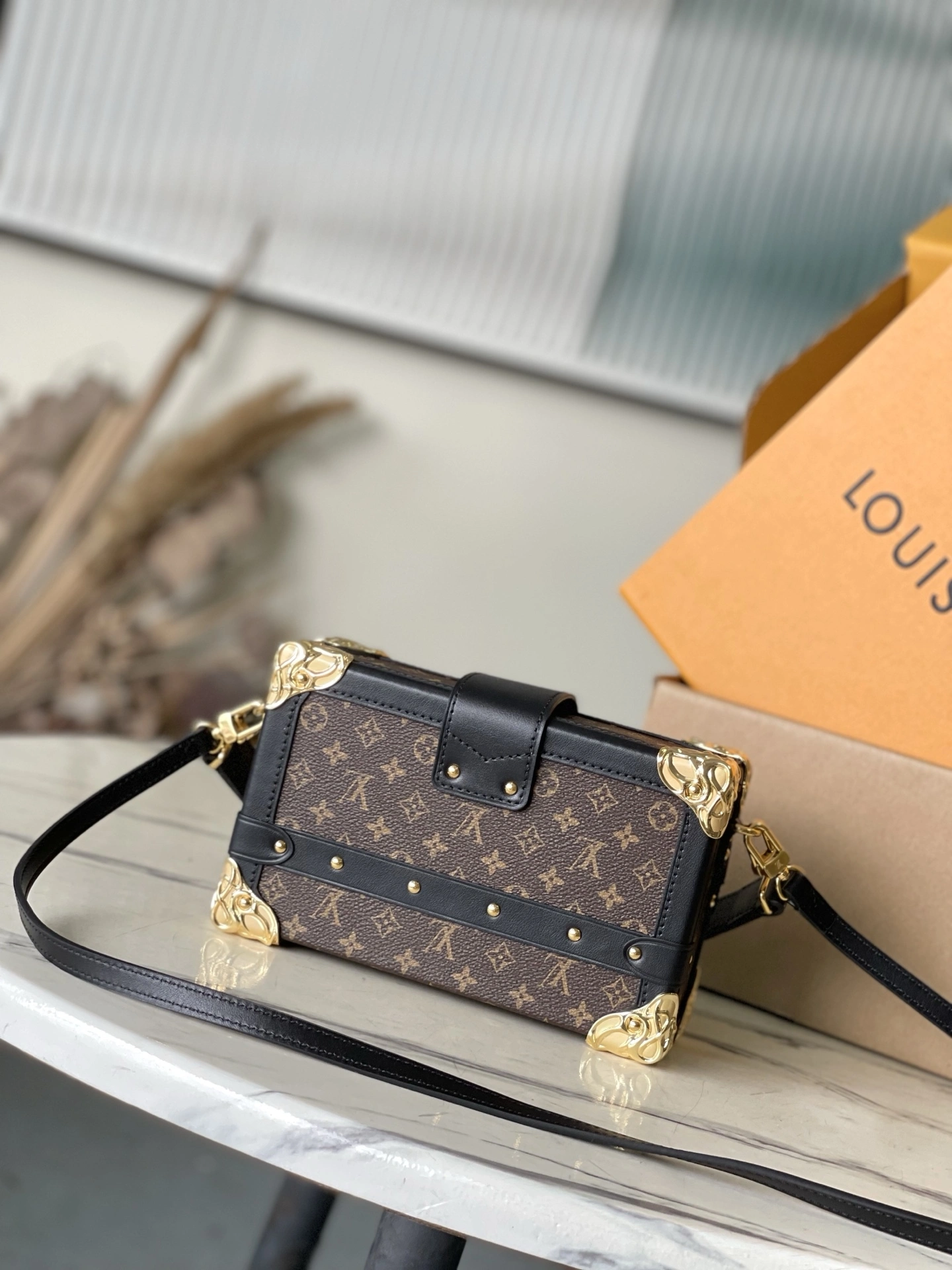 Custombag--8V M13738 counters quality item:E-B574J0222W