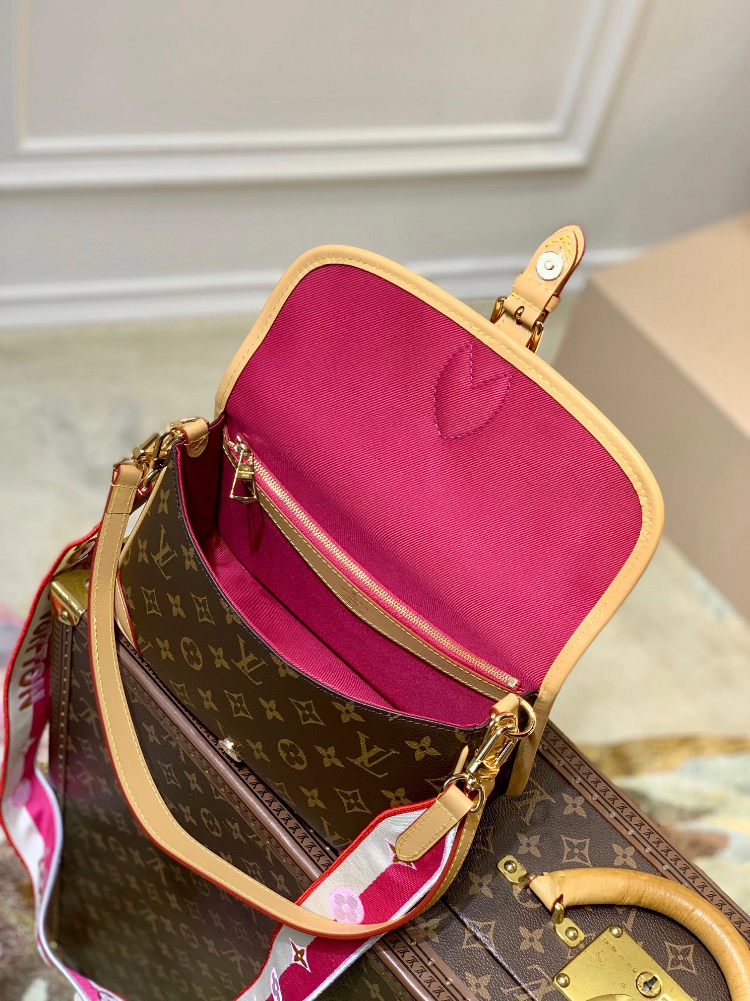 DIANE M46049 item:B-B063D6427T