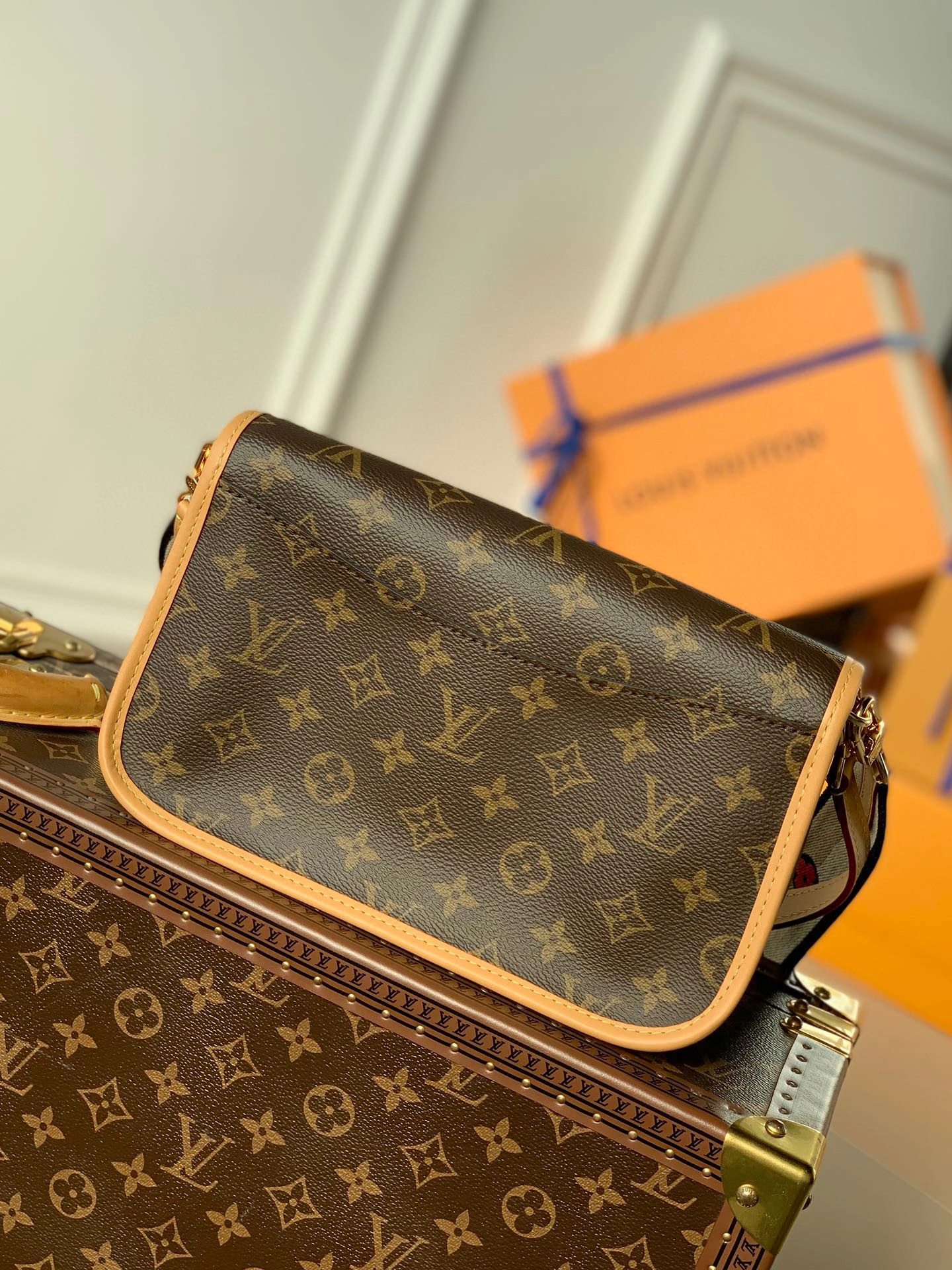 DIANE M46049 item:B-B063D6427T