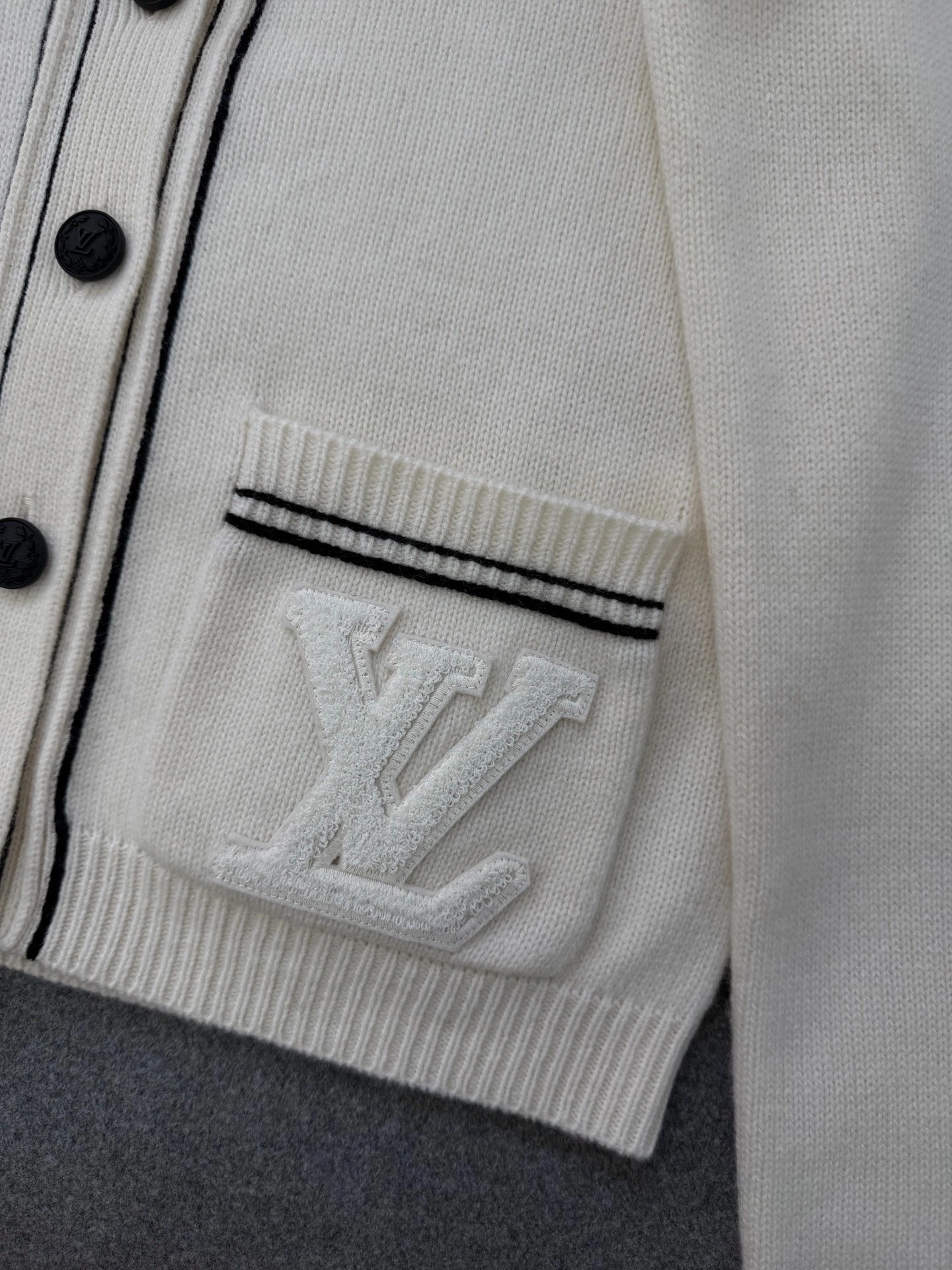 Bald Eagle -- 8V high quality version 30 cashmere 70 wool embroidery item:E-F801L1927H