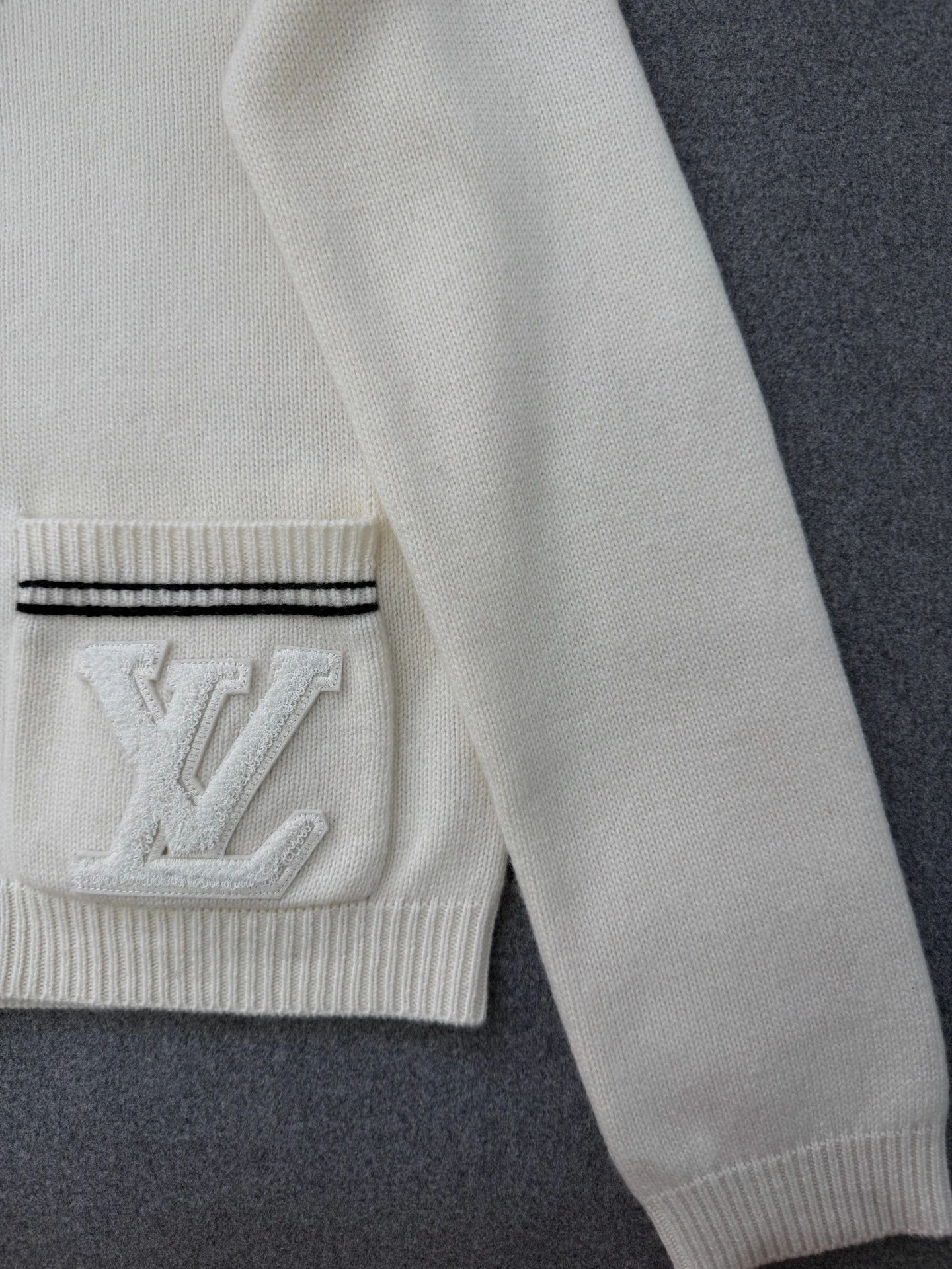 Bald Eagle -- 8V high quality version 30 cashmere 70 wool embroidery item:E-F801L1927H