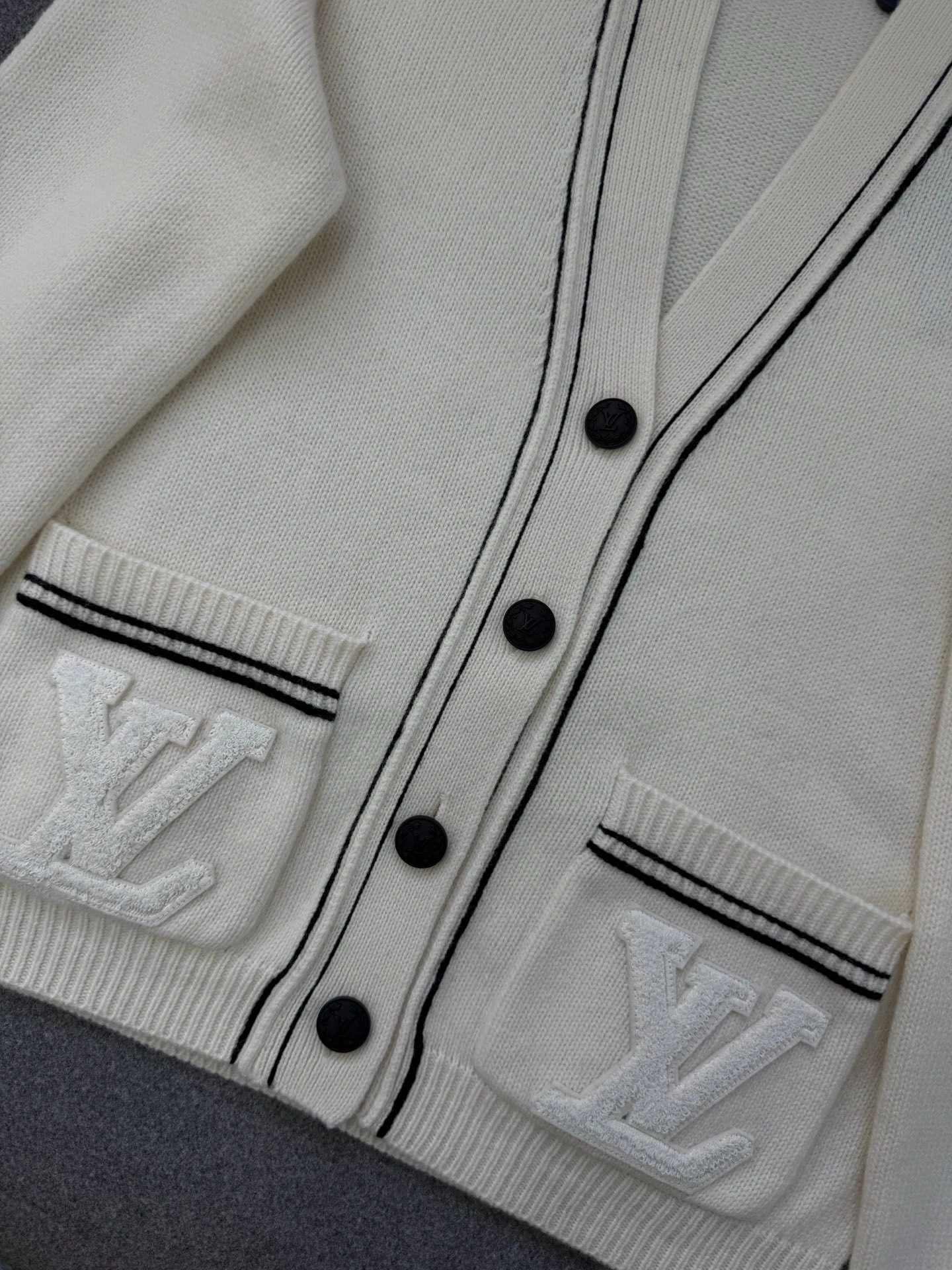Bald Eagle -- 8V high quality version 30 cashmere 70 wool embroidery item:E-F801L1927H