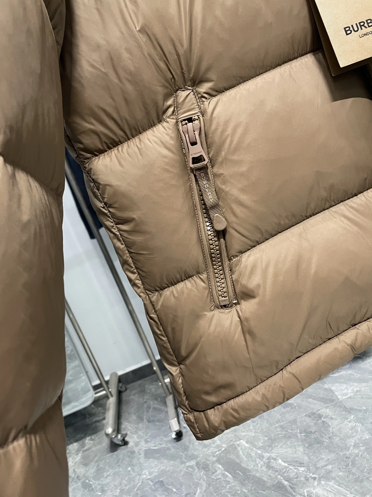Bald Eagle- 2ur25rry high quality version Down jacket nylon 2Colour item:E-F360K1077-2