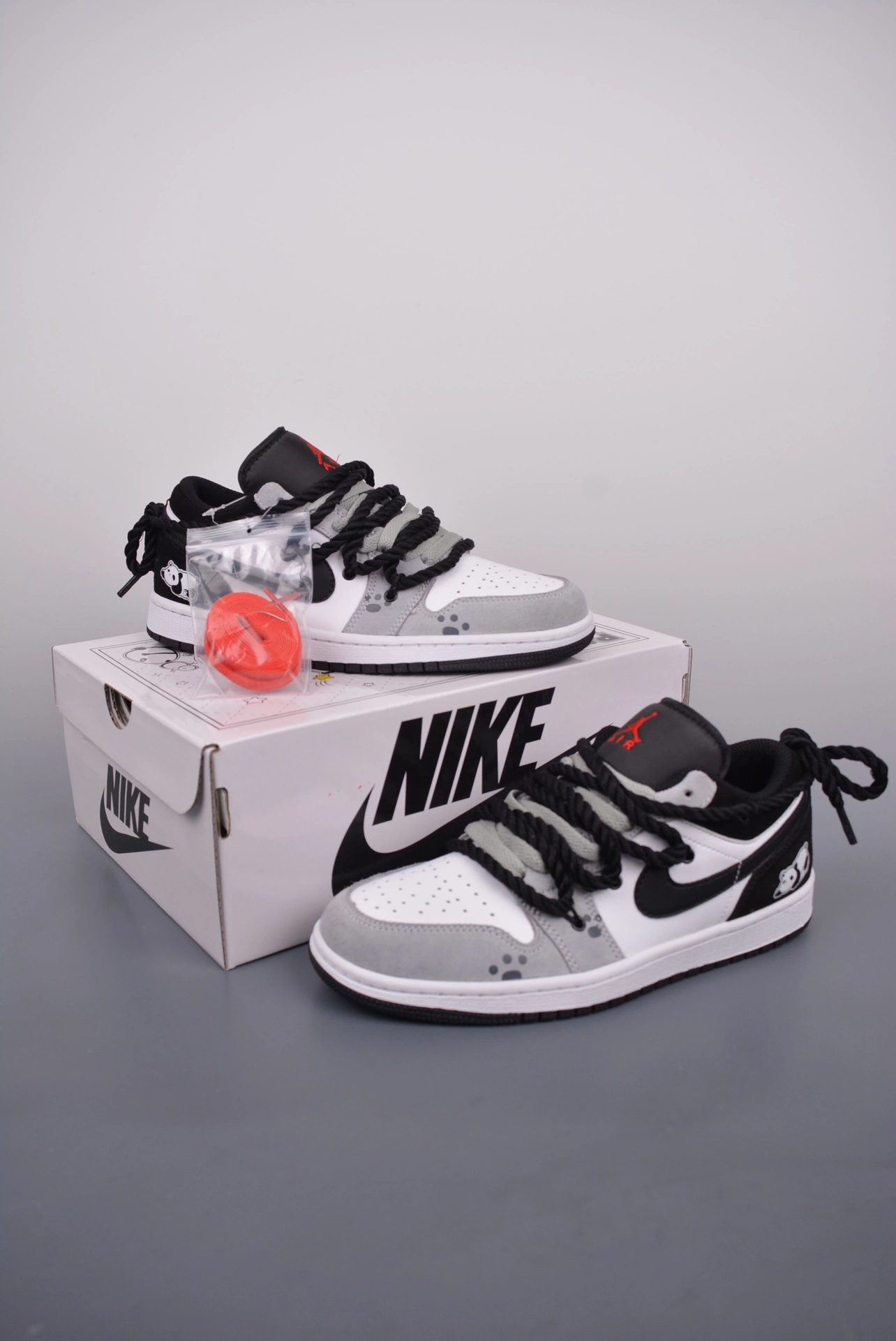 Flying Pigs -- DX4374 008 item:C-X167H1417Y