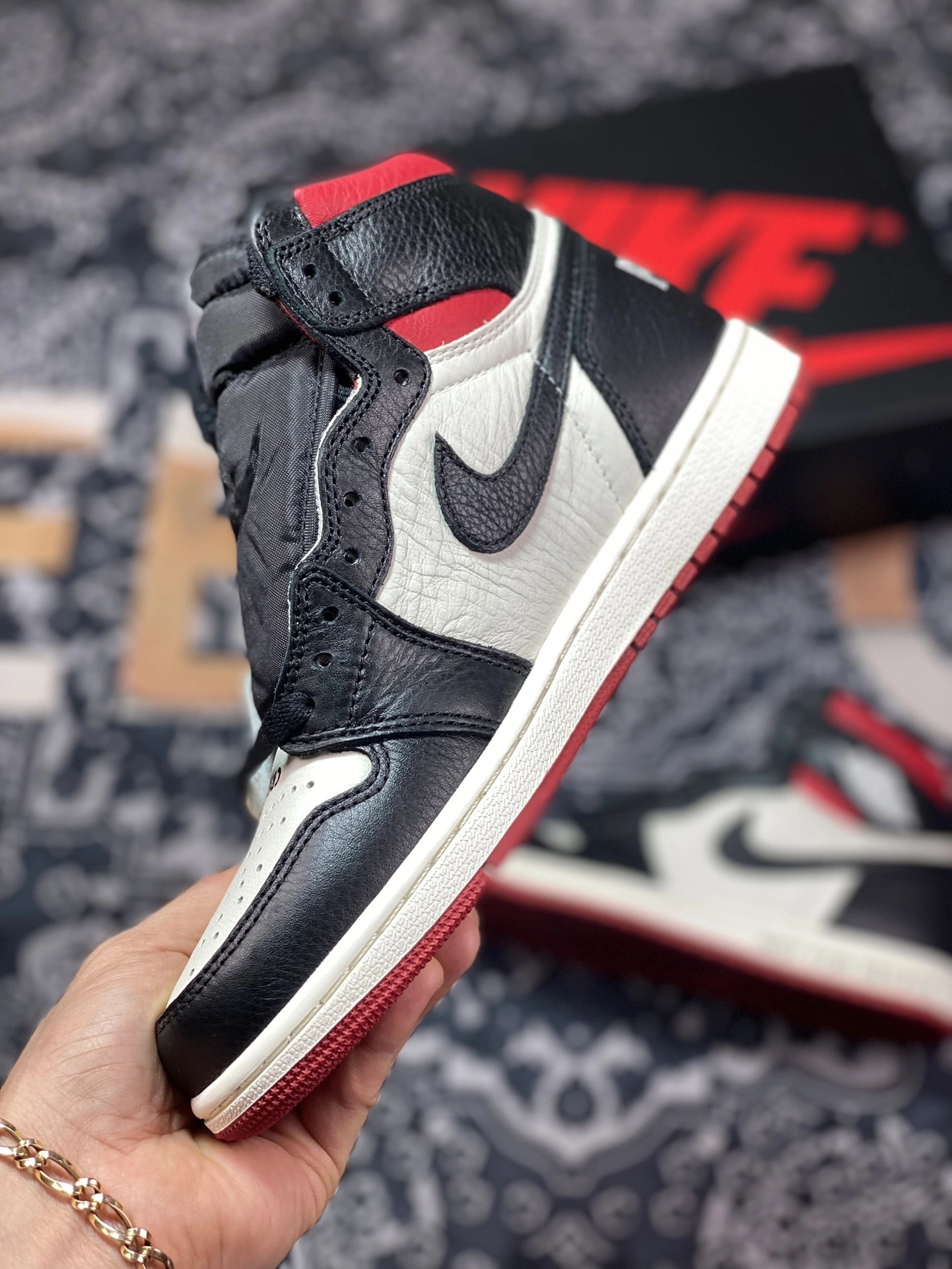 &Flying Pigs -- Retro High NRG Not For Resale 861428 106 item:C-X578H1418Y