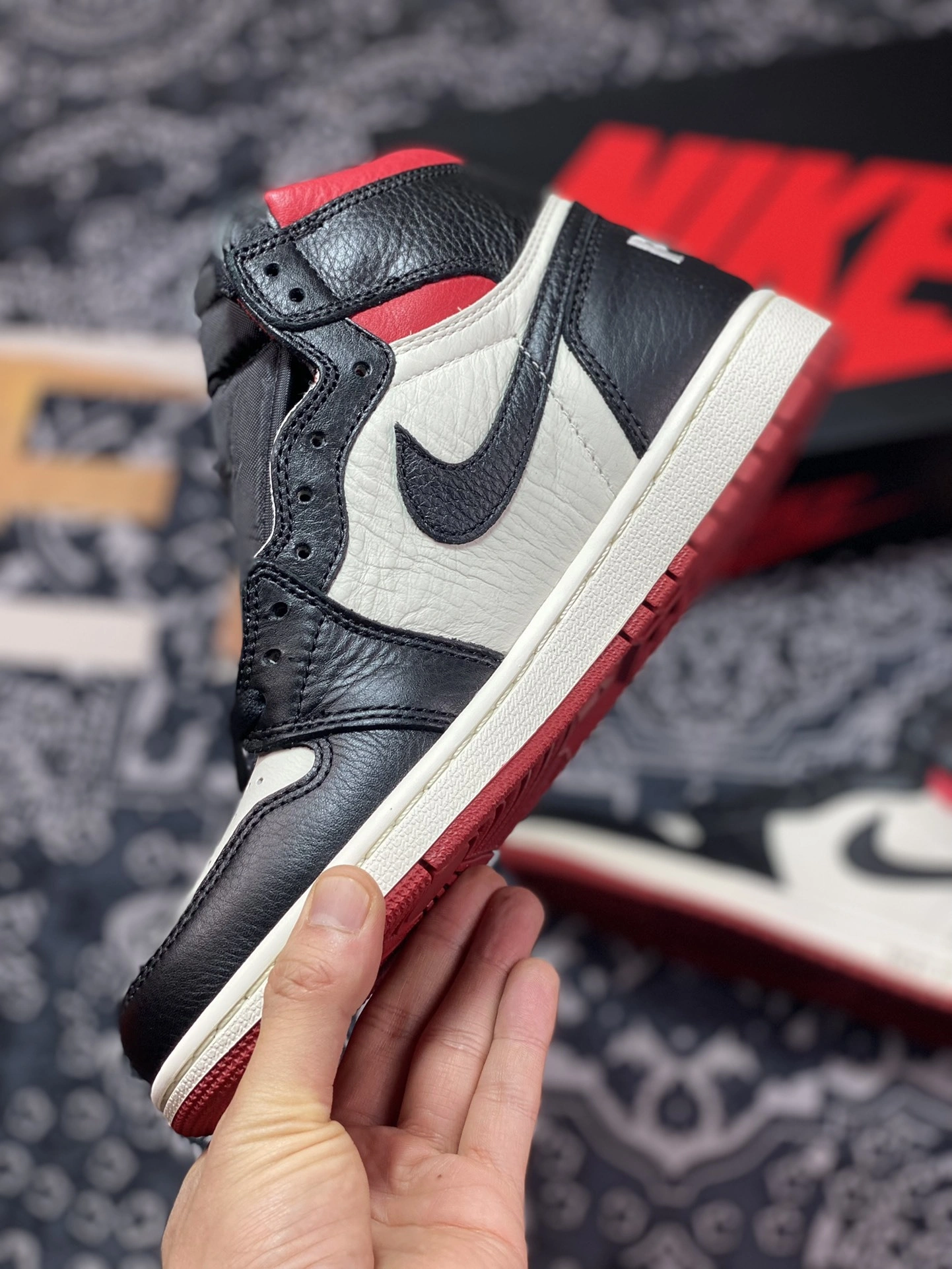 &Flying Pigs -- Retro High NRG Not For Resale 861428 106 item:C-X578H1418Y