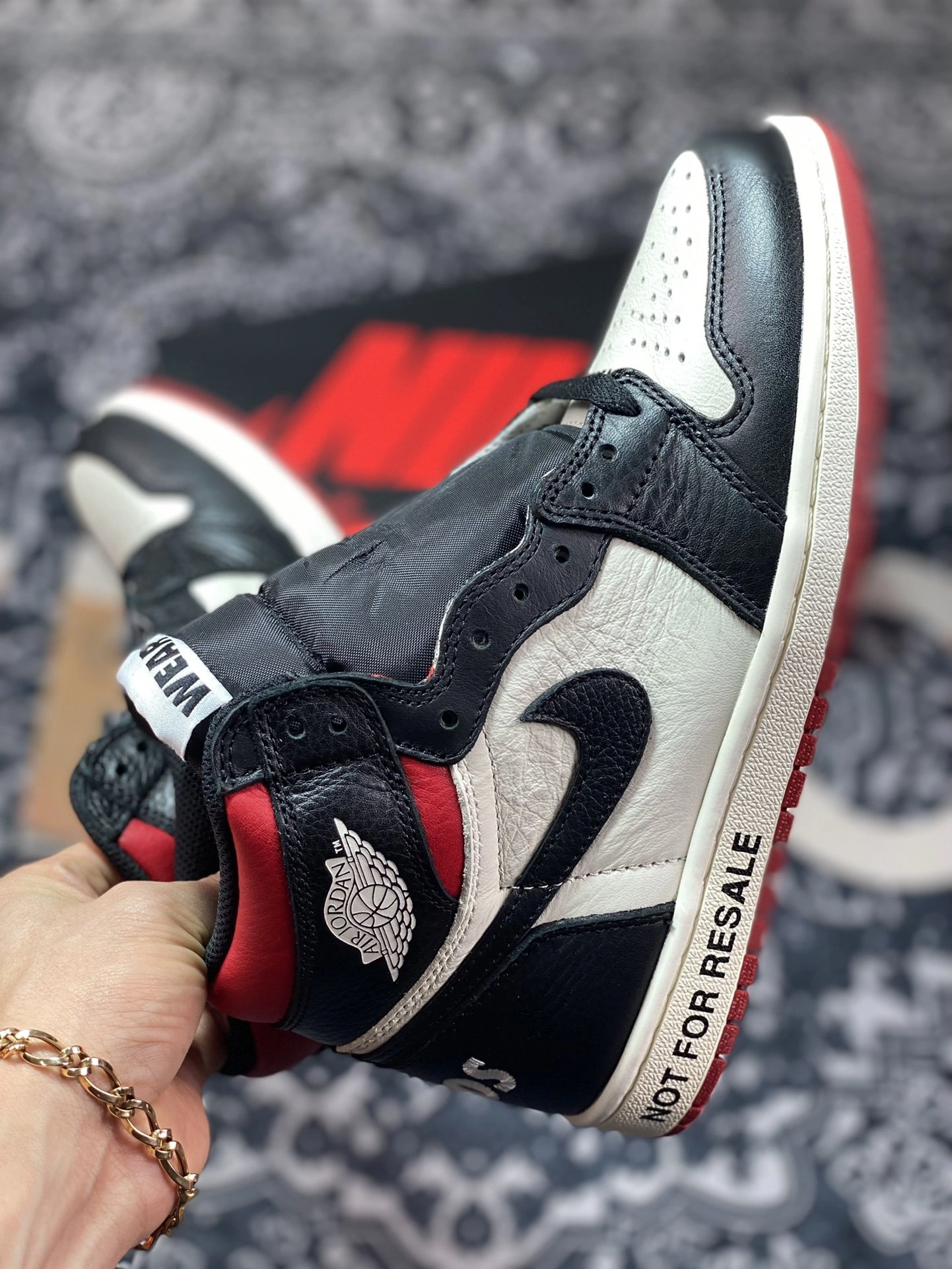 &Flying Pigs -- Retro High NRG Not For Resale 861428 106 item:C-X578H1418Y