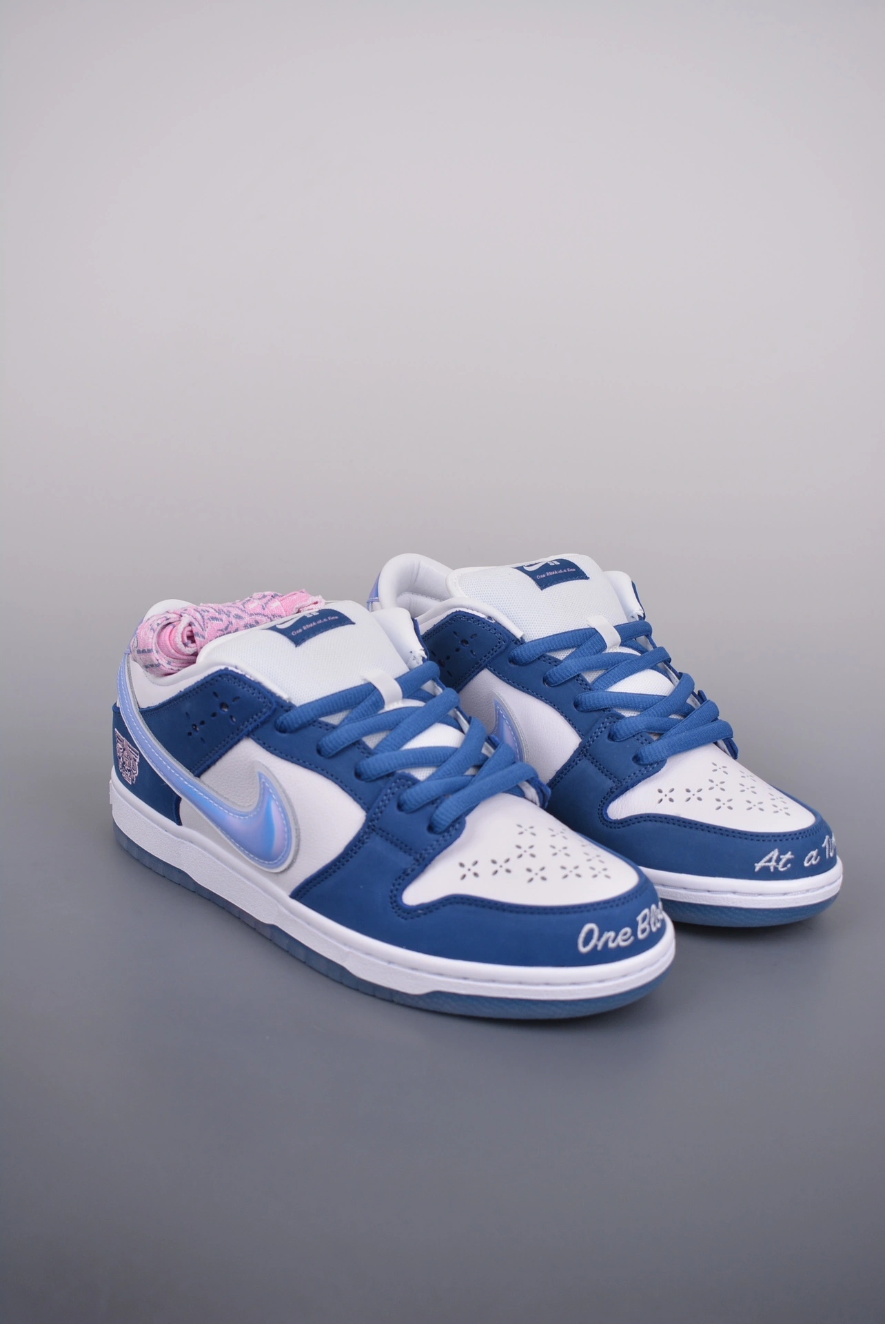 Flying Pigs-- 9ik5 FN7819-400 item: E-X234F2083T