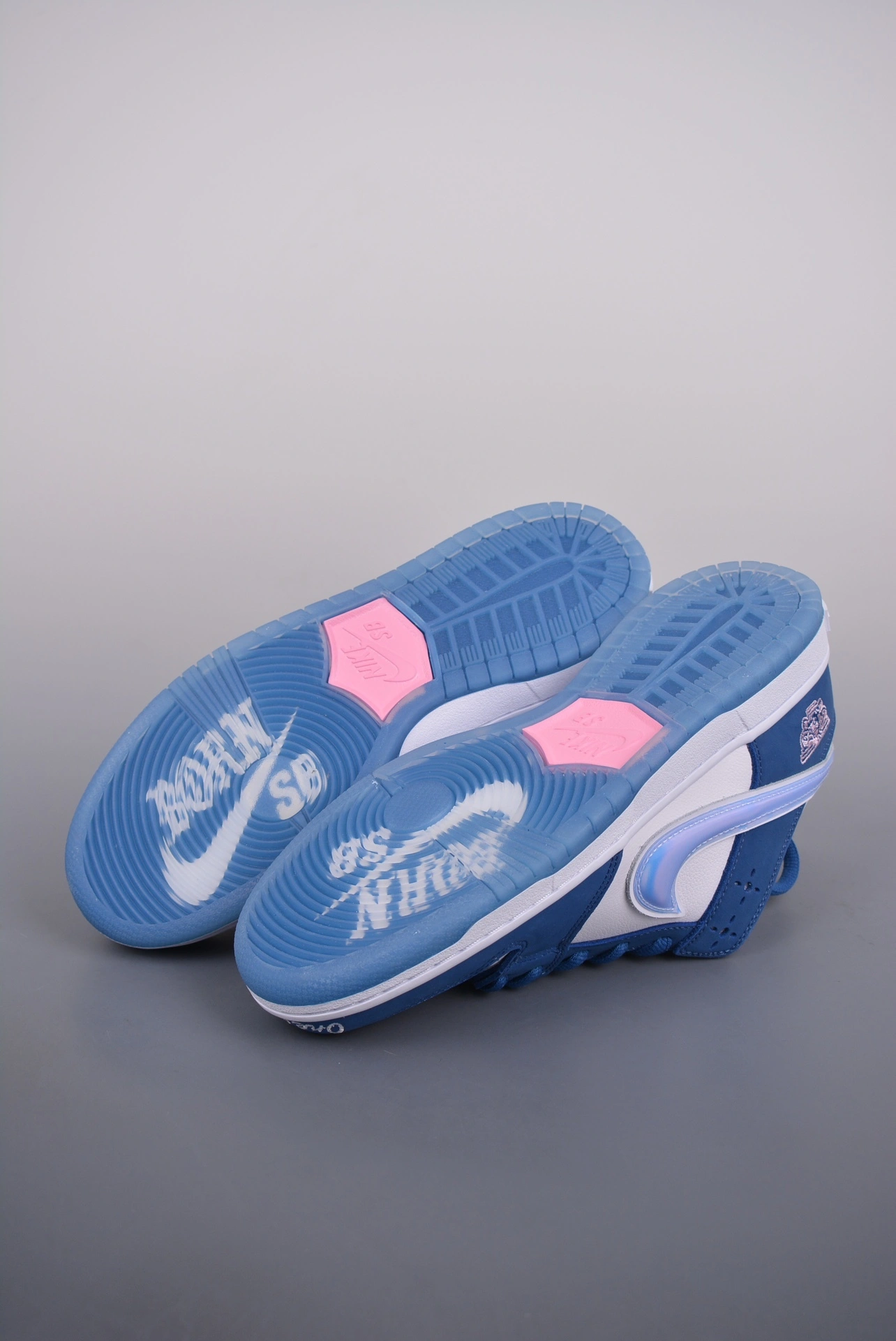 Flying Pigs-- 9ik5 FN7819-400 item: E-X234F2083T