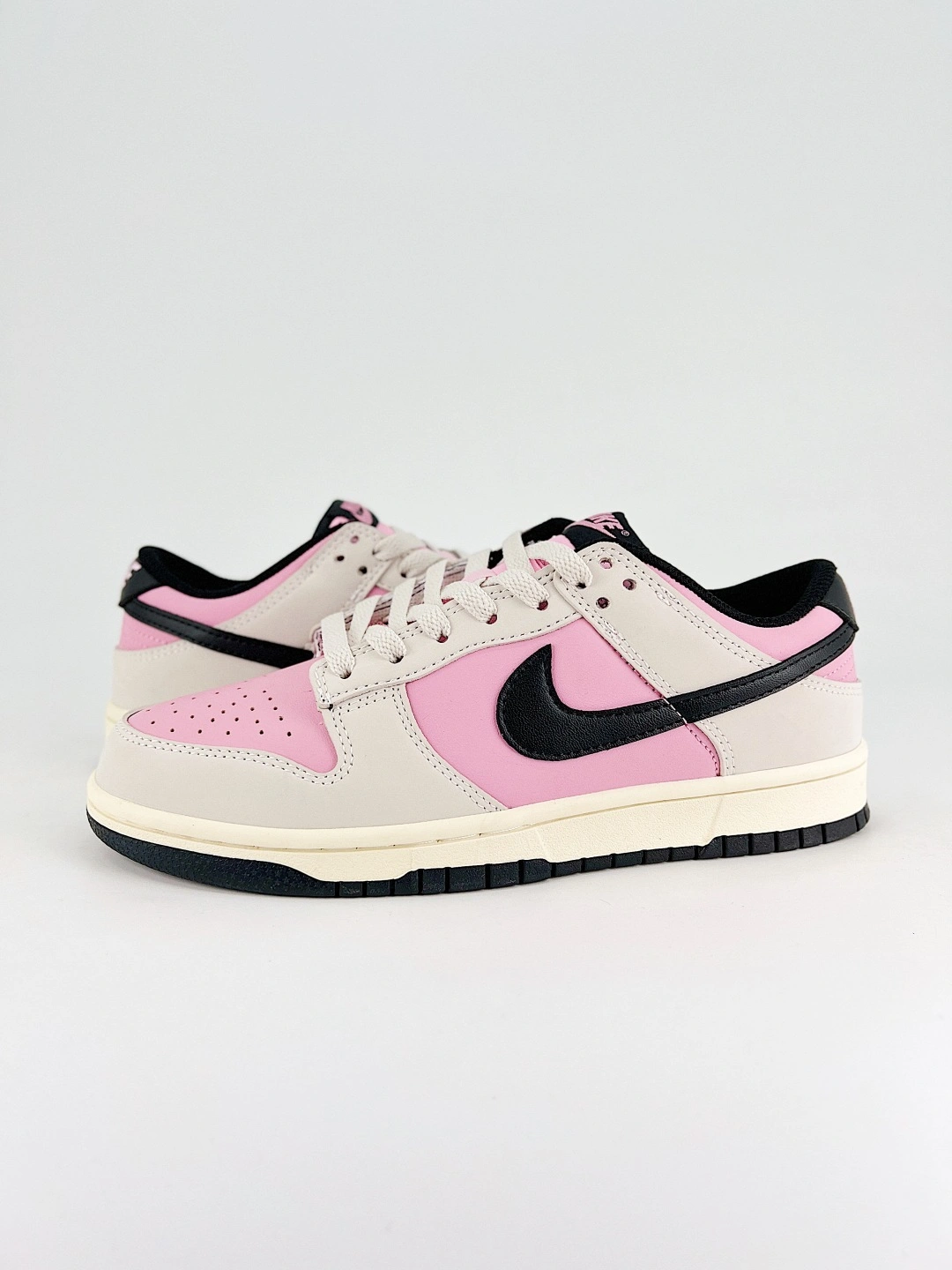 Flying Pigs — 9ik5 HF5441-600 FB9109-601 item:E-YX036F060416