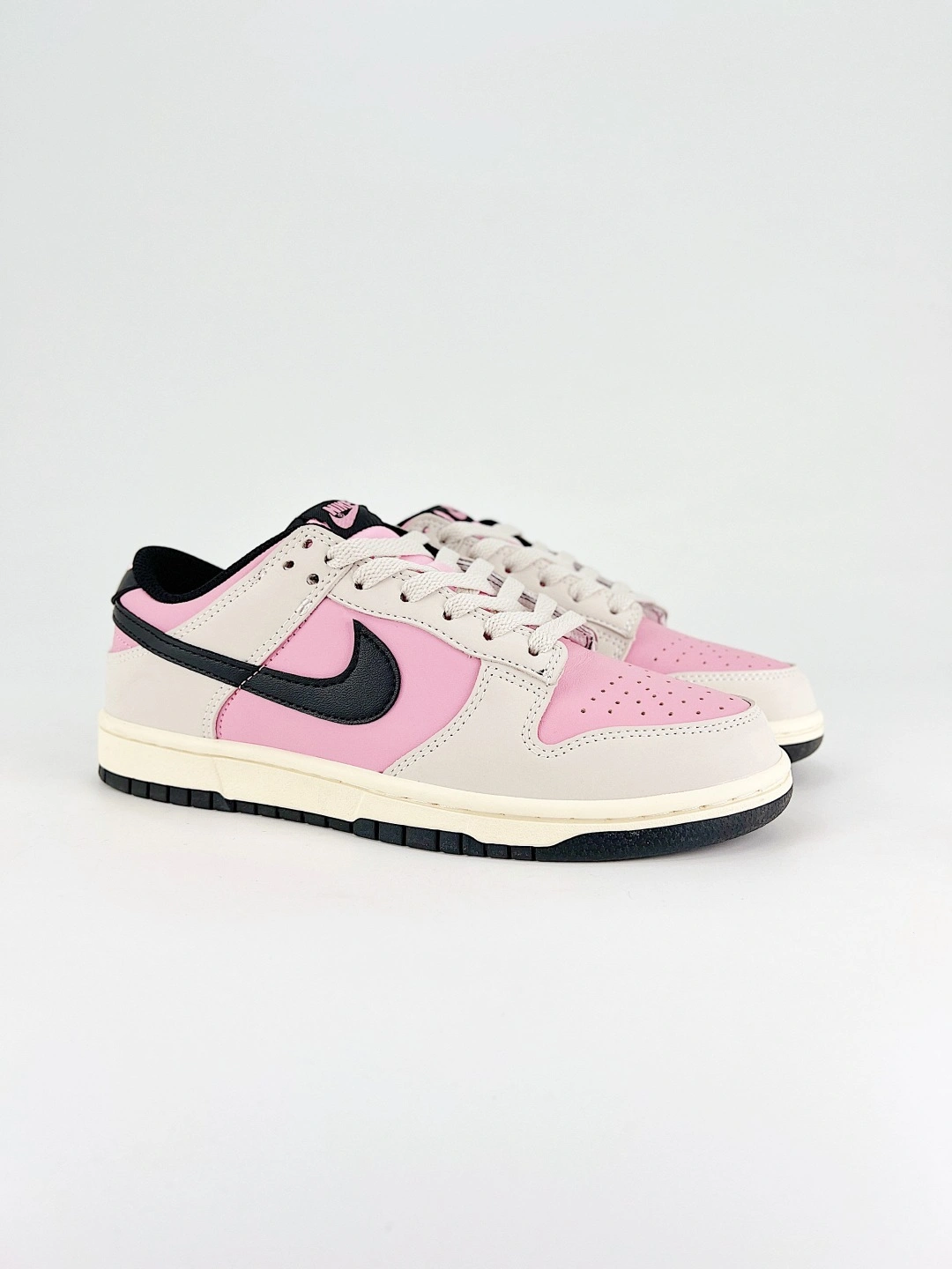 Flying Pigs — 9ik5 HF5441-600 FB9109-601 item:E-YX036F060416