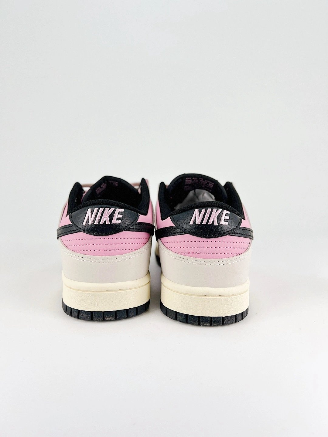 Flying Pigs — 9ik5 HF5441-600 FB9109-601 item:E-YX036F060416