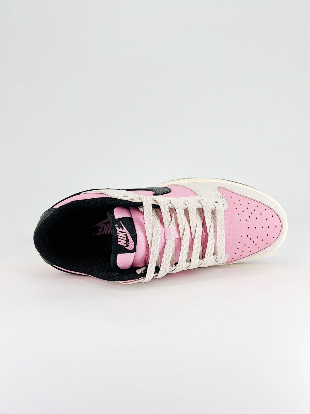 Flying Pigs — 9ik5 HF5441-600 FB9109-601 item:E-YX036F060416