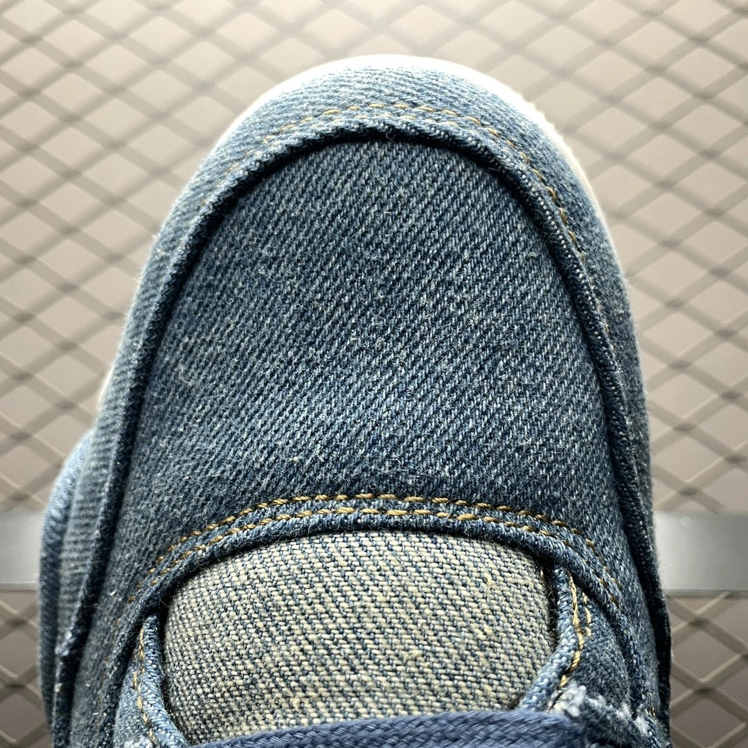 Flying pig-- " Levi's " AO2571-401 item: D-X319A2757