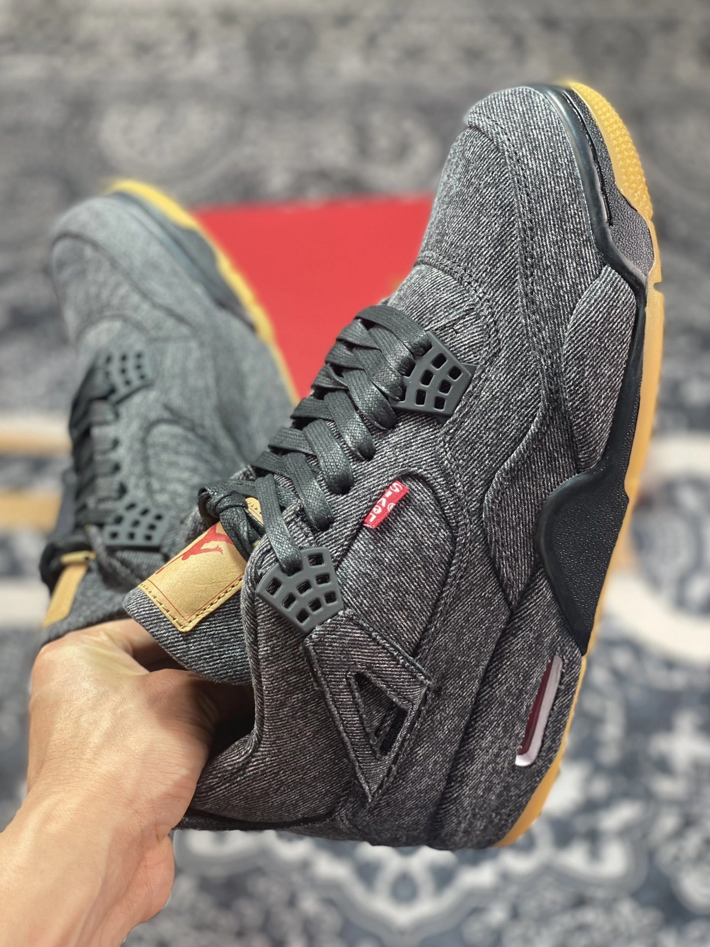 Flying pig-- ” Levi‘s “ AQ9103 001 item: C-X000K0111V