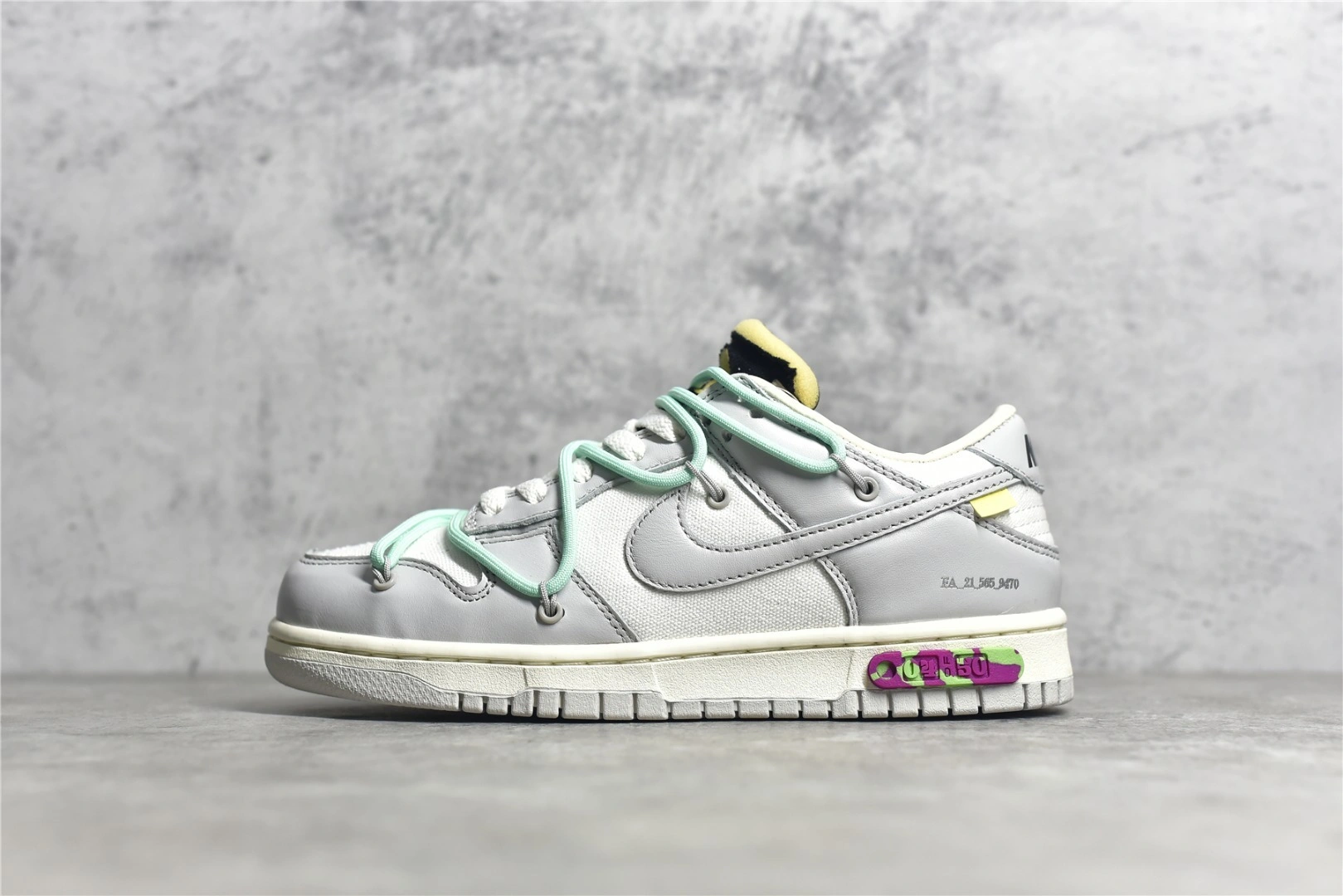 Flying pig-- “04 of 50” OW DM1602-114 item:C-X349H2617Y