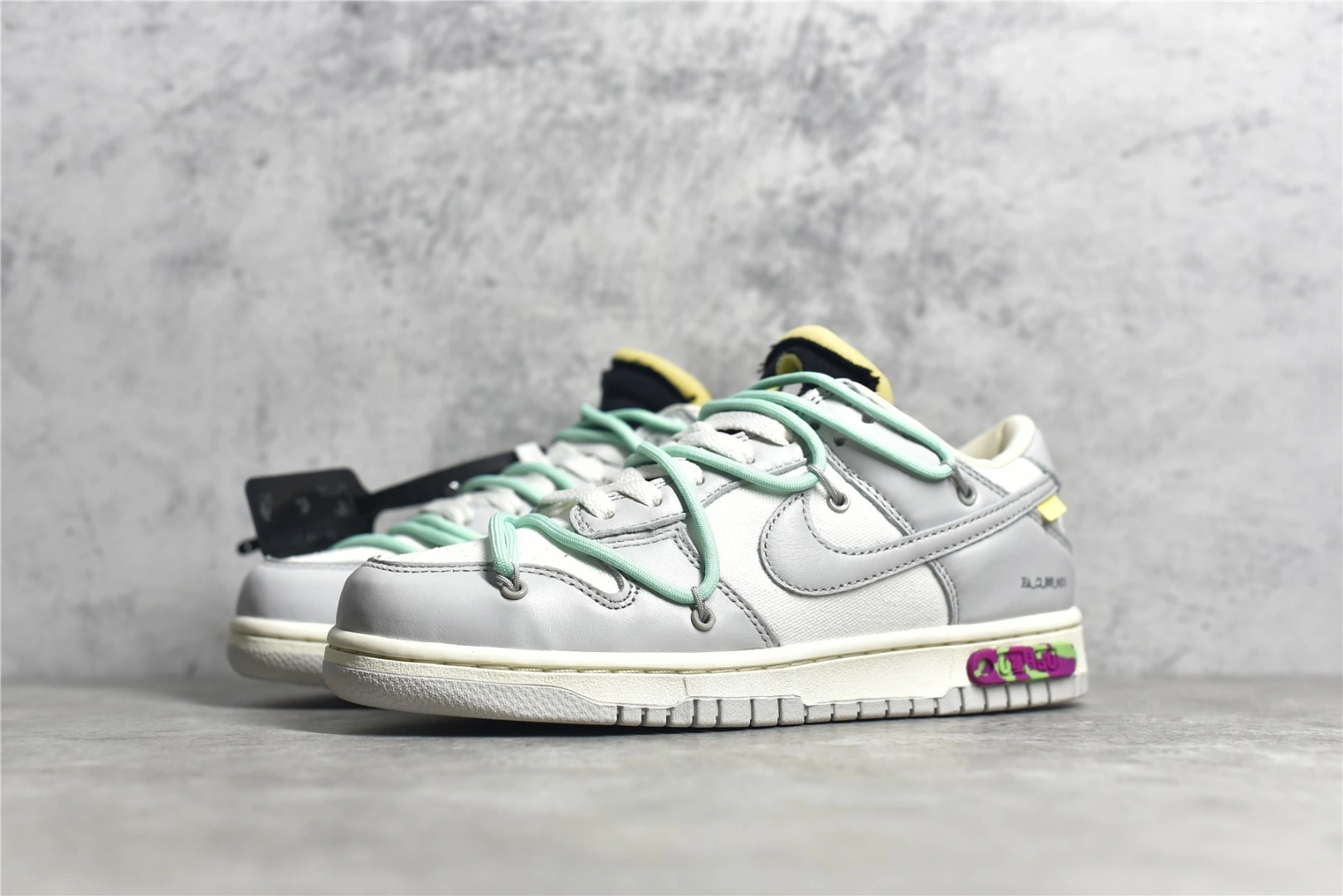 Flying pig-- “04 of 50” OW DM1602-114 item:C-X349H2617Y