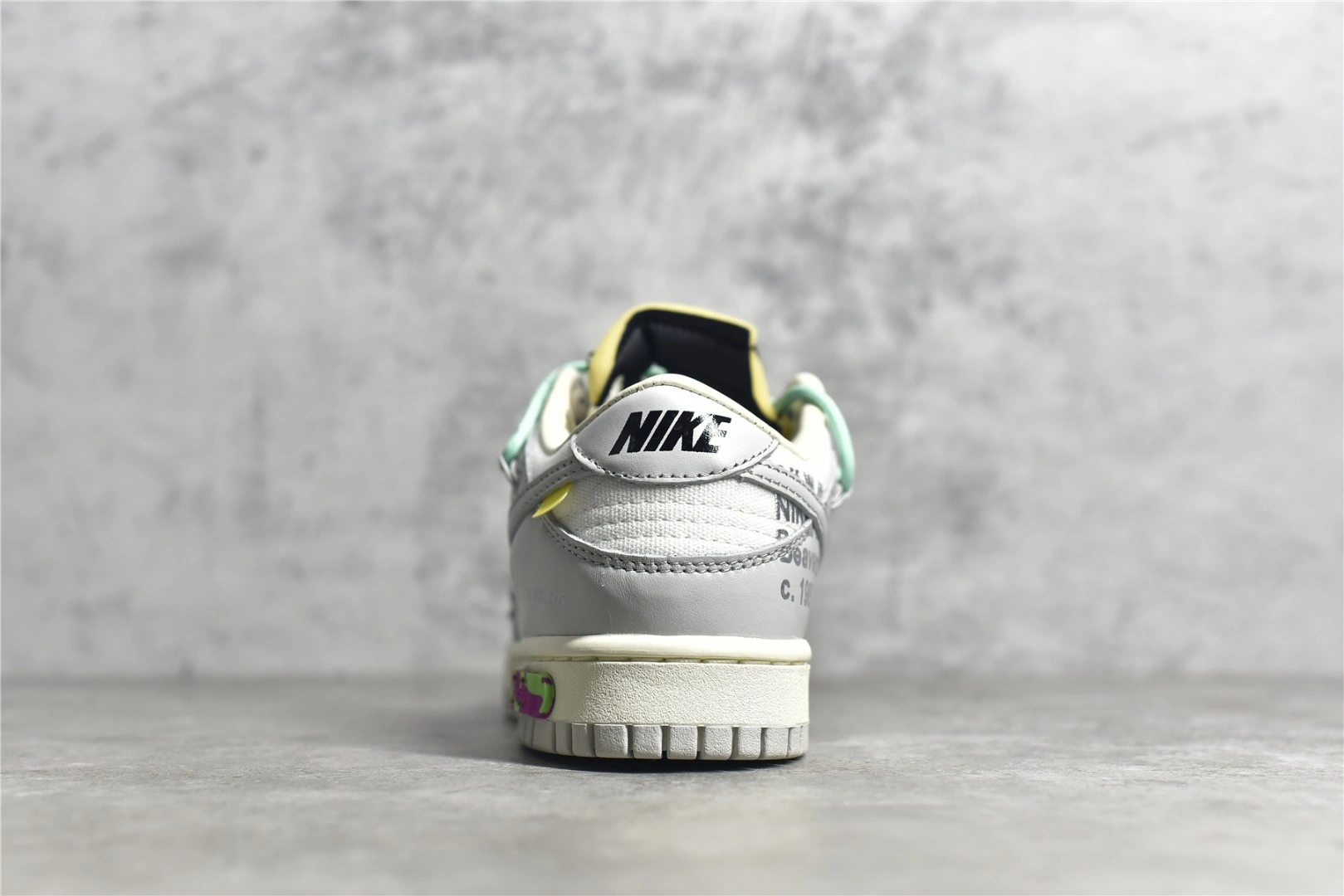 Flying pig-- “04 of 50” OW DM1602-114 item:C-X349H2617Y