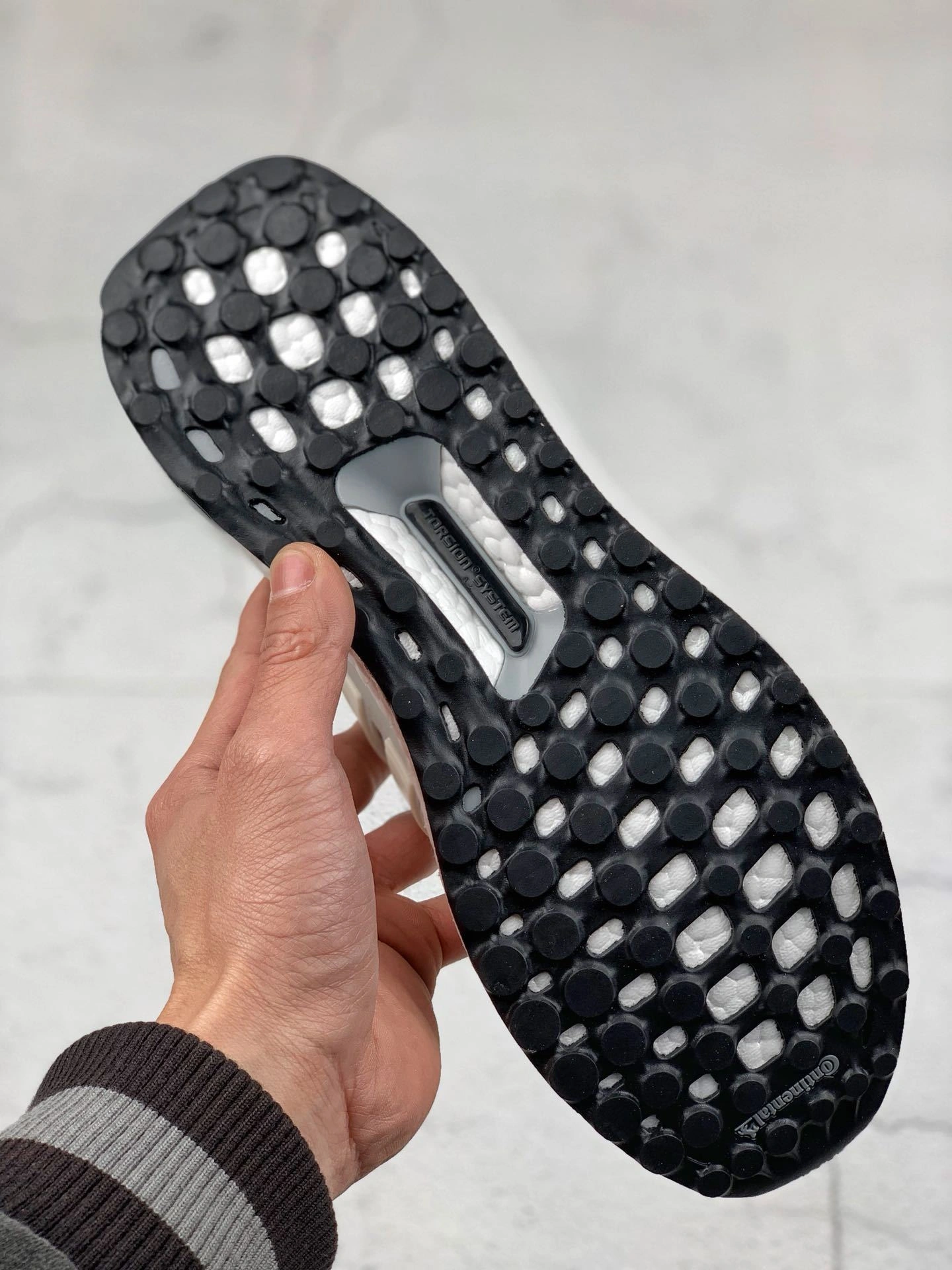 Flying pig-- 14i41s BB7802 Ultra Boost Ltd UB item: E-X067L2219B