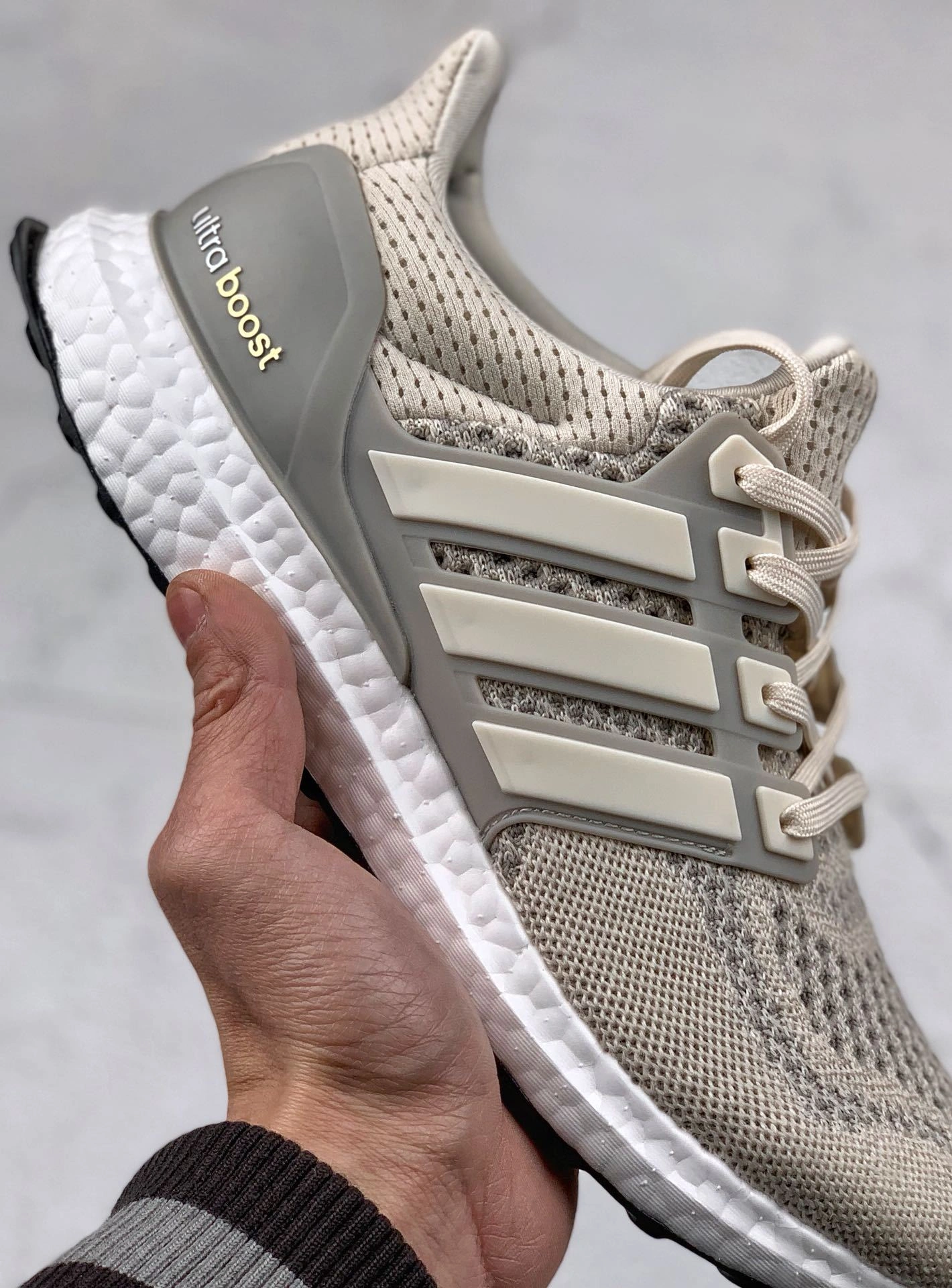 Flying pig-- 14i41s BB7802 Ultra Boost Ltd UB item: E-X067L2219B