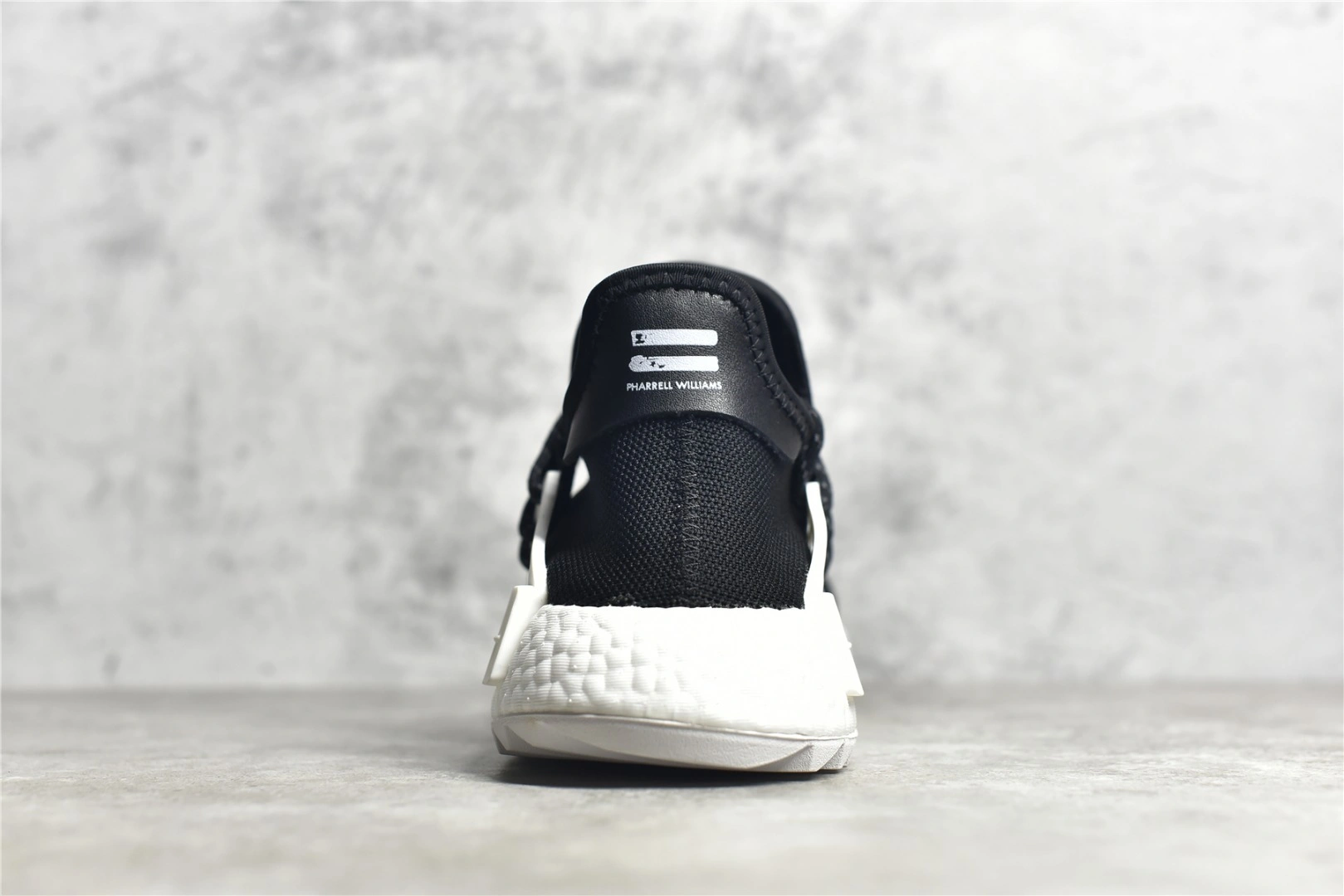 Flying pig-- 14i41s D97921 Pharrell x NMD Human Race NMD item: E-X067L2228B