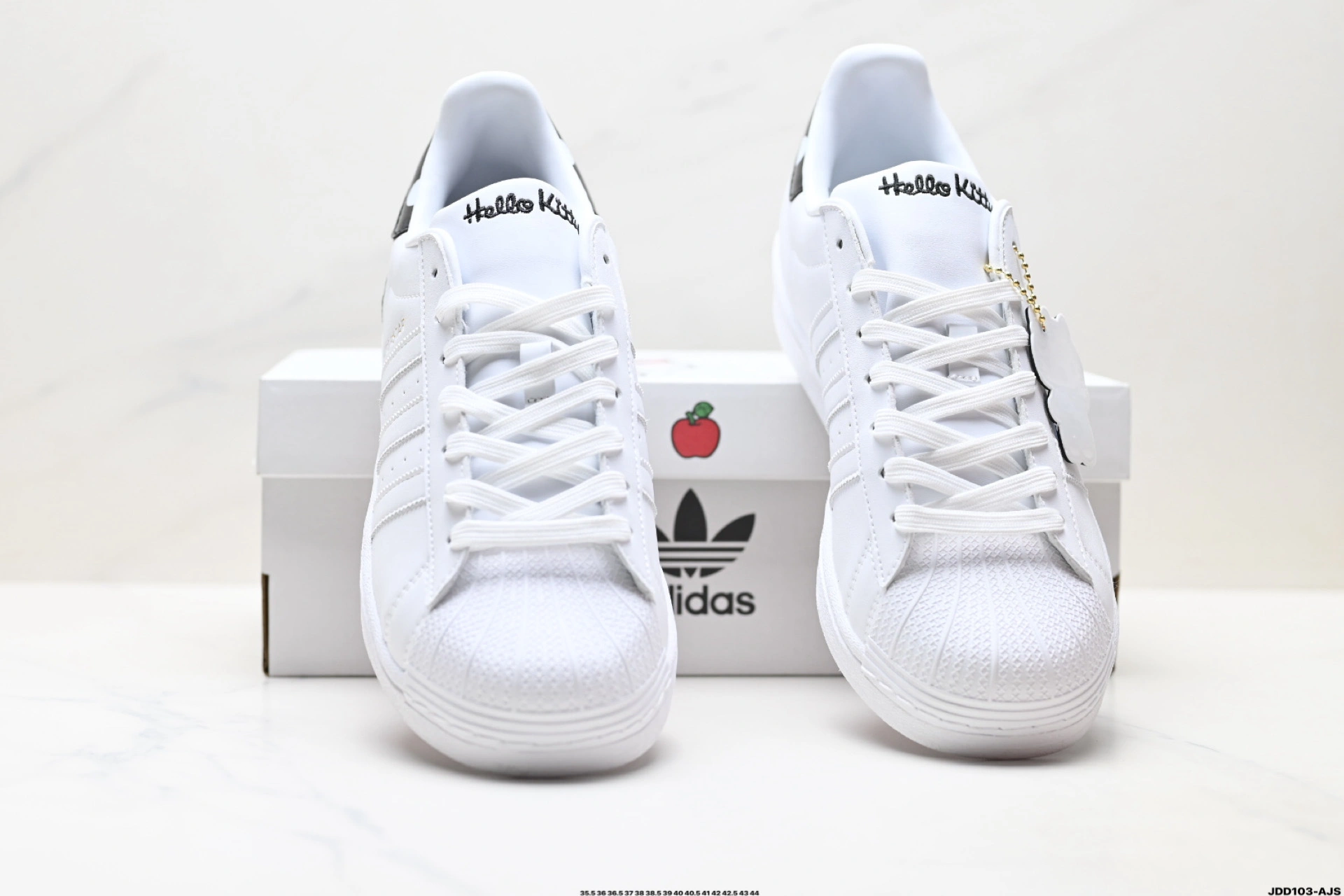 Flying pig-- 14i41s GW7168 Hello Kitty X Originals Superstar item: E-X000L2429B