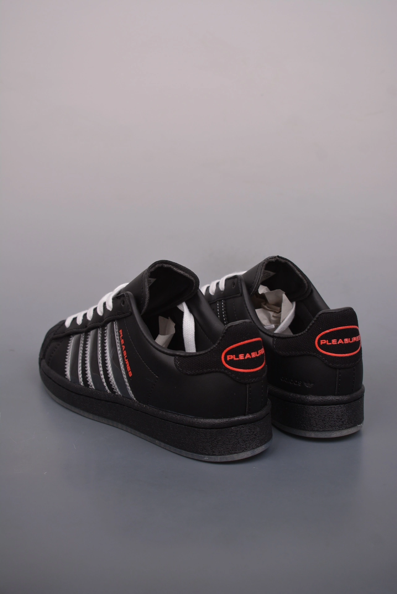 Flying pig-- 14i41s GY5691 Originals Superstar item: E-X575L2401B