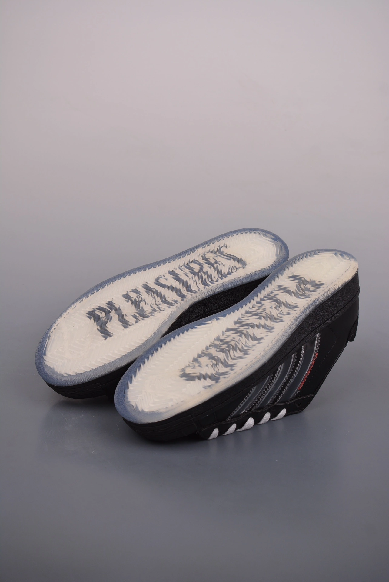 Flying pig-- 14i41s GY5691 Originals Superstar item: E-X575L2401B