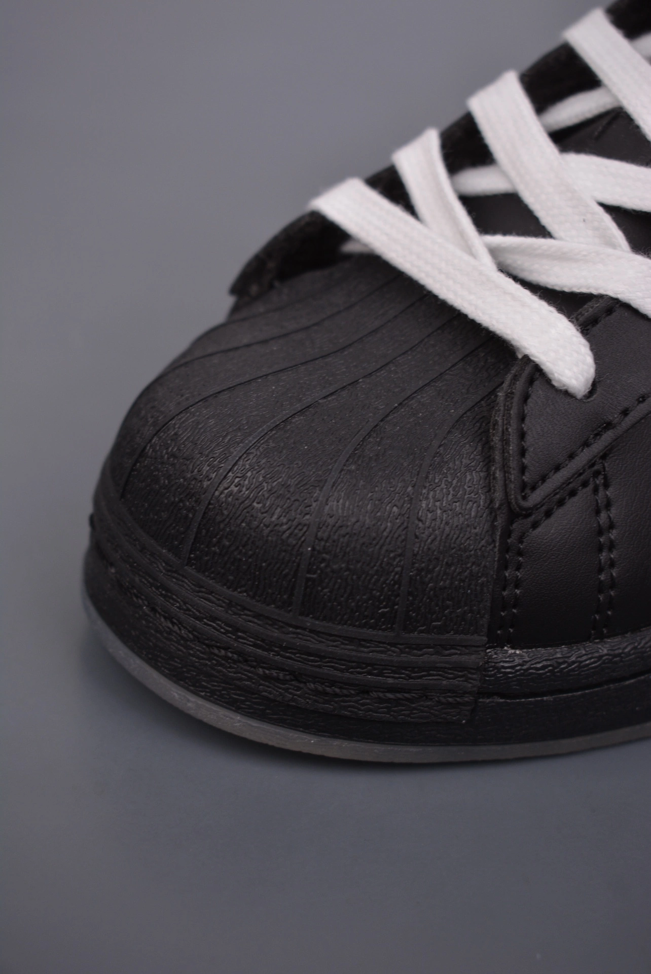 Flying pig-- 14i41s GY5691 Originals Superstar item: E-X575L2401B