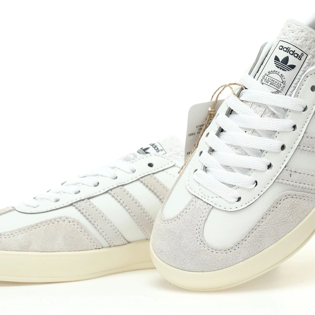 Flying pig-- 14i41s IE2572 KITH x Gazelle Indoor Trainers item: E-X000L2403B