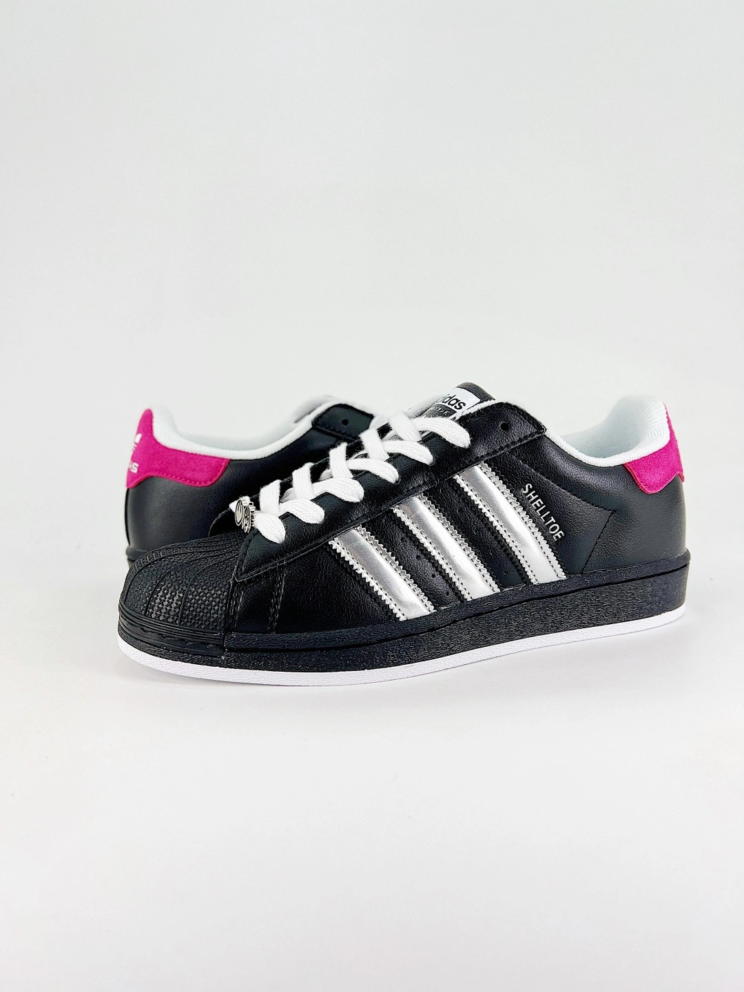 Flying pig-- 14i41s IH7767 Originals Superstar item: E-X000L2530B