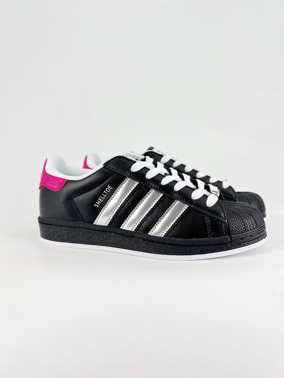 Flying pig-- 14i41s IH7767 Originals Superstar item: E-X000L2530B