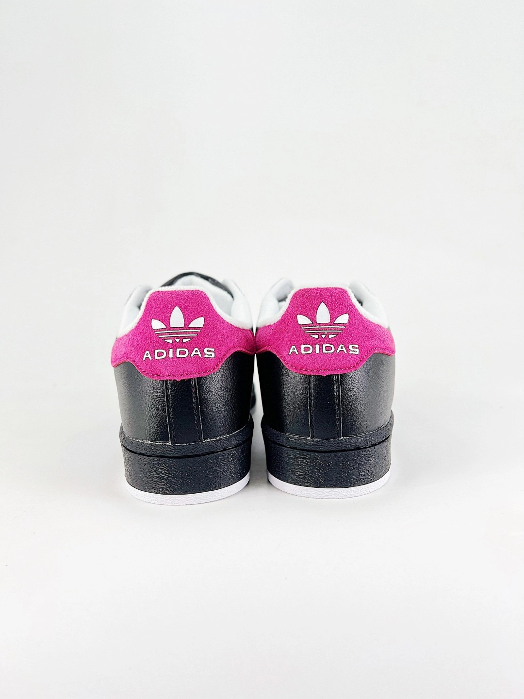 Flying pig-- 14i41s IH7767 Originals Superstar item: E-X000L2530B