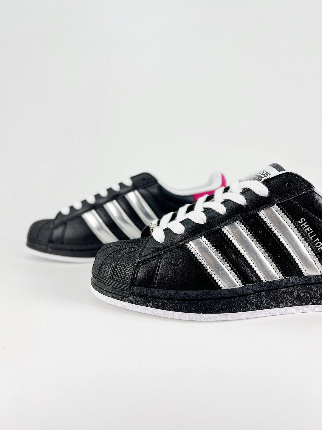 Flying pig-- 14i41s IH7767 Originals Superstar item: E-X000L2530B