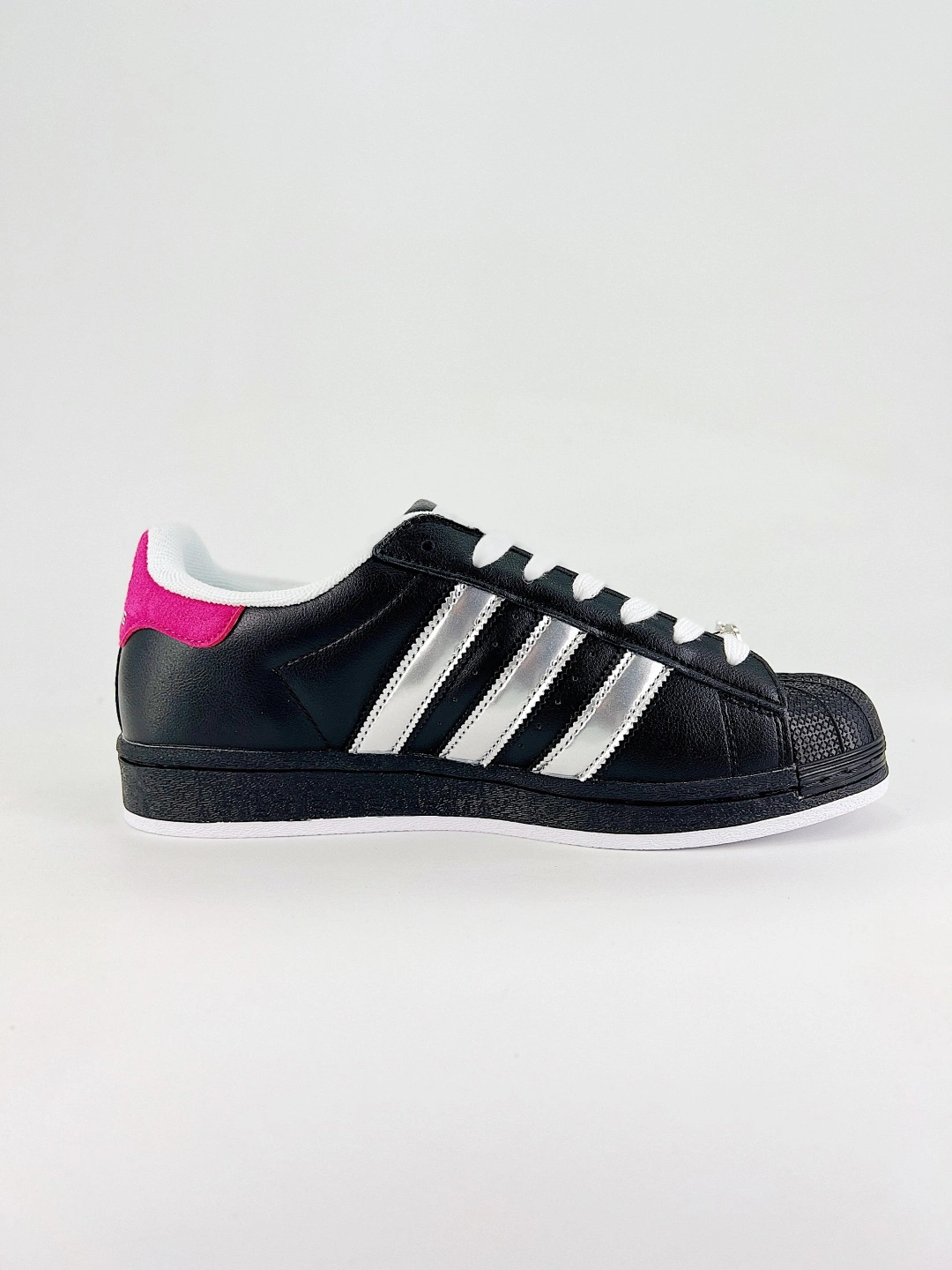 Flying pig-- 14i41s IH7767 Originals Superstar item: E-X000L2530B