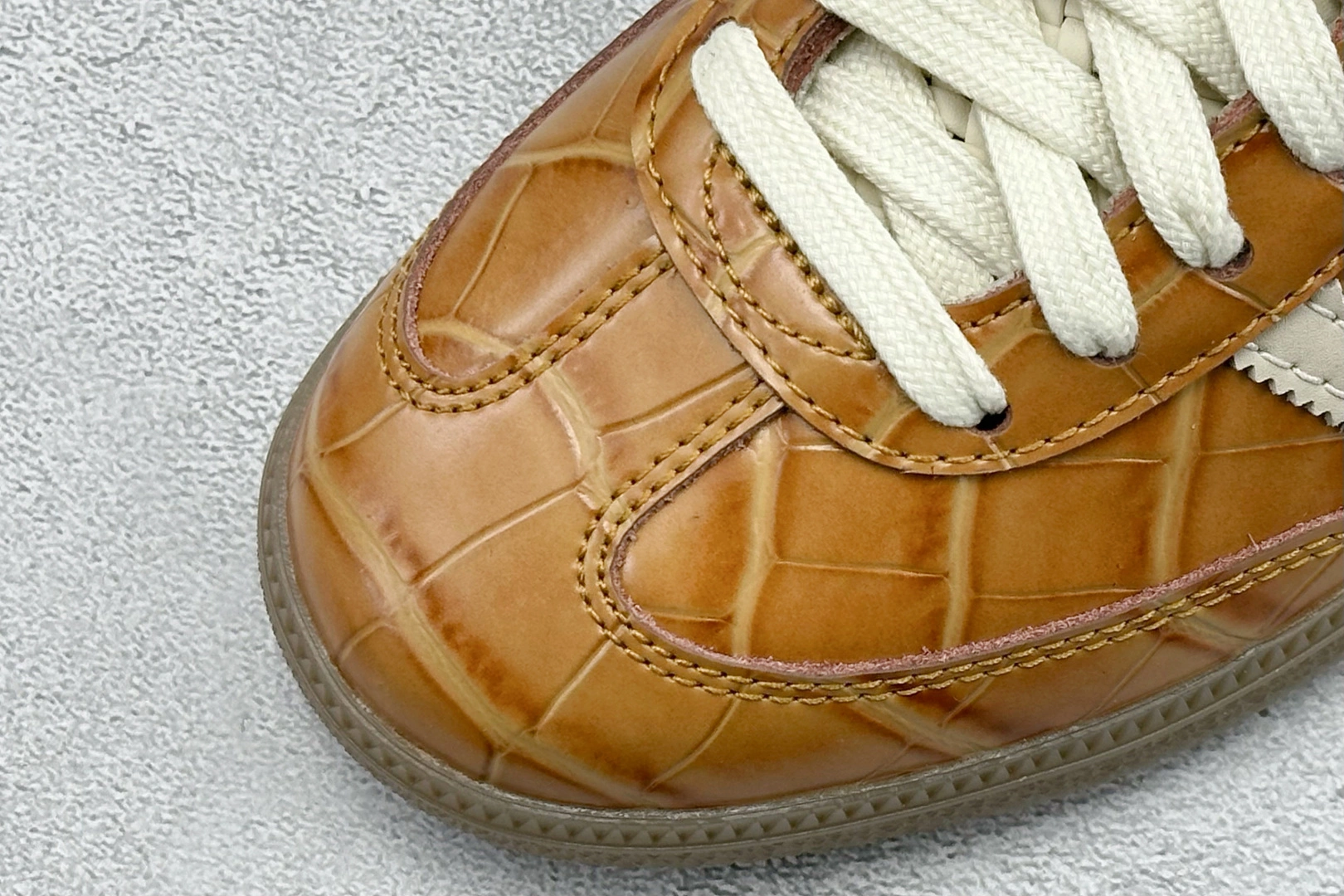 Flying pig-- 14i41s JH9826 Wales Bonner x Originals Samba item: E-X575L2526B