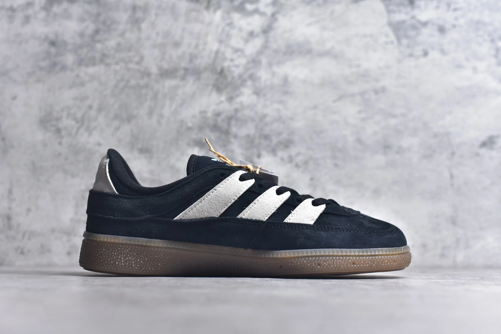 Flying pig-- 14i41s JS2795 AD Originals HANDBALL SPEZIAL item: E-X000L2501B