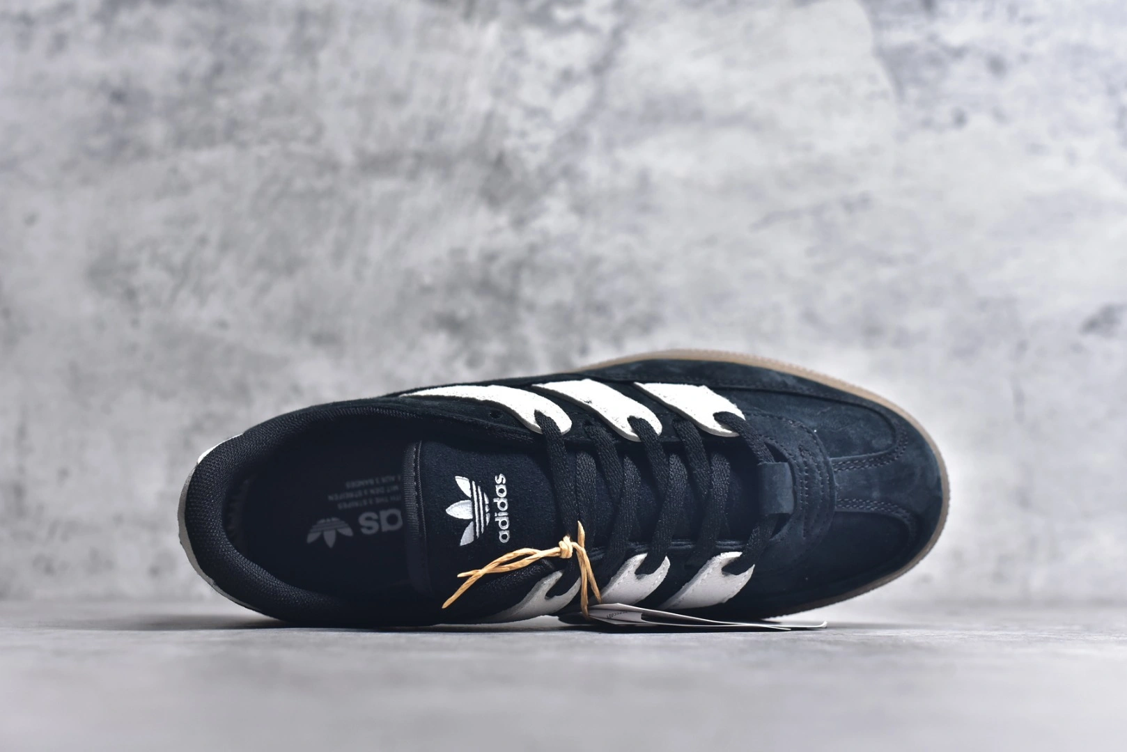 Flying pig-- 14i41s JS2795 AD Originals HANDBALL SPEZIAL item: E-X000L2501B