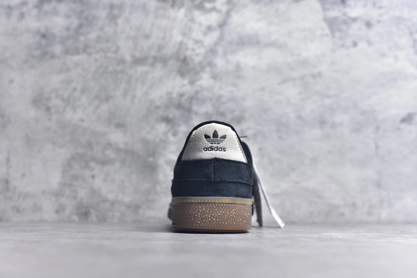 Flying pig-- 14i41s JS2795 AD Originals HANDBALL SPEZIAL item: E-X000L2501B