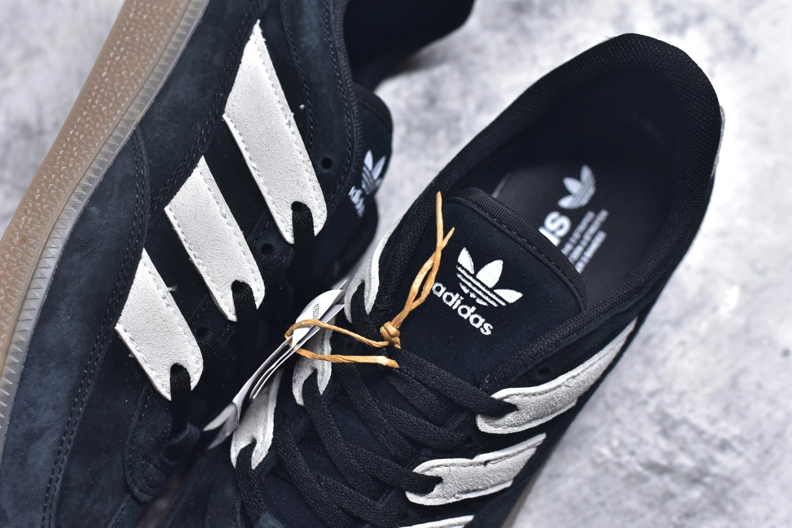 Flying pig-- 14i41s JS2795 AD Originals HANDBALL SPEZIAL item: E-X000L2501B