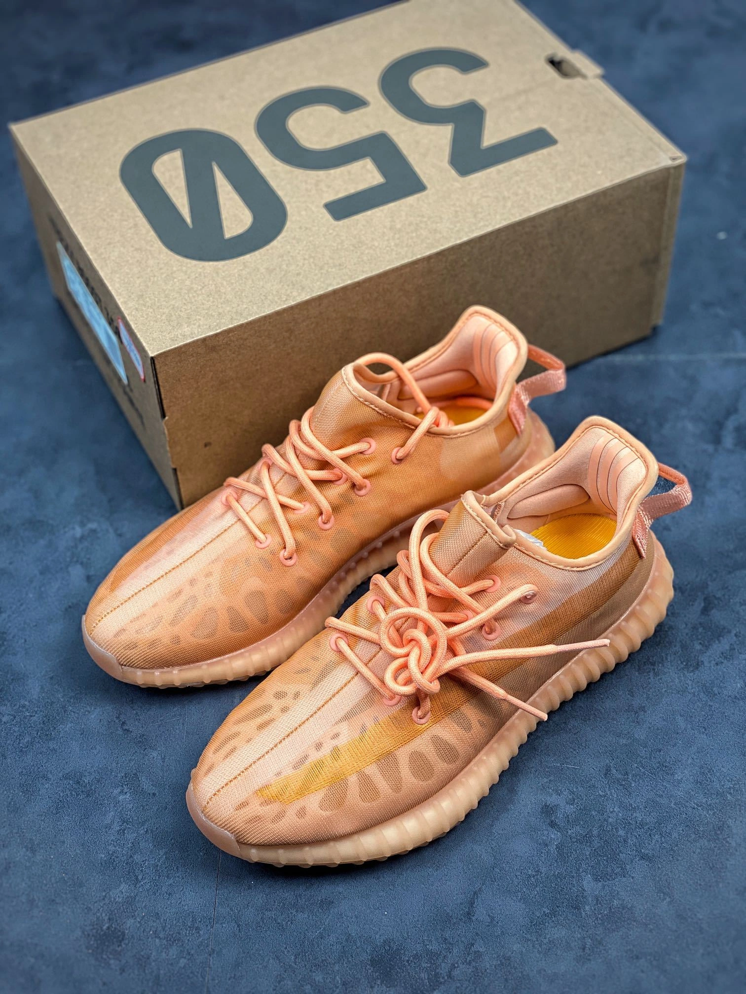 Flying pig-- 350 V2 Mono Pack"Clay" GW2870 item: C-X067K1210