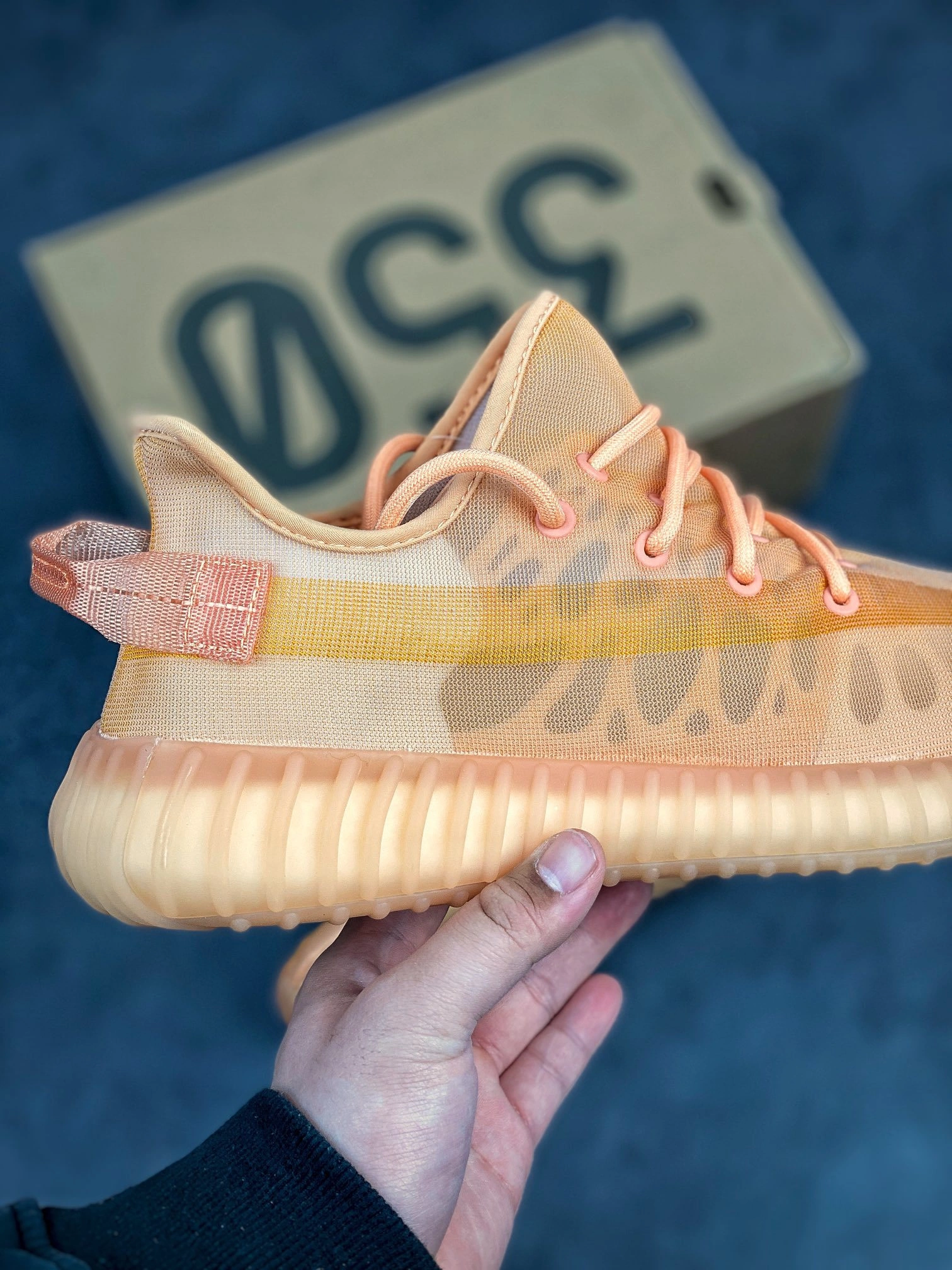 Flying pig-- 350 V2 Mono Pack"Clay" GW2870 item: C-X067K1210