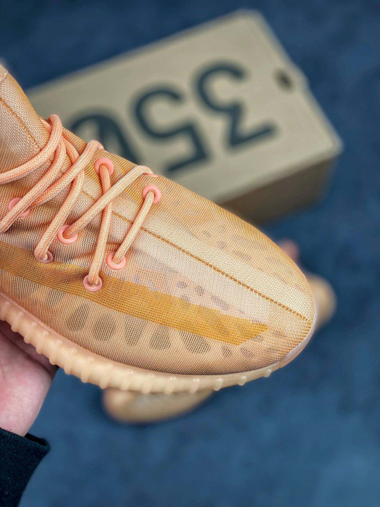 Flying pig-- 350 V2 Mono Pack"Clay" GW2870 item: C-X067K1210