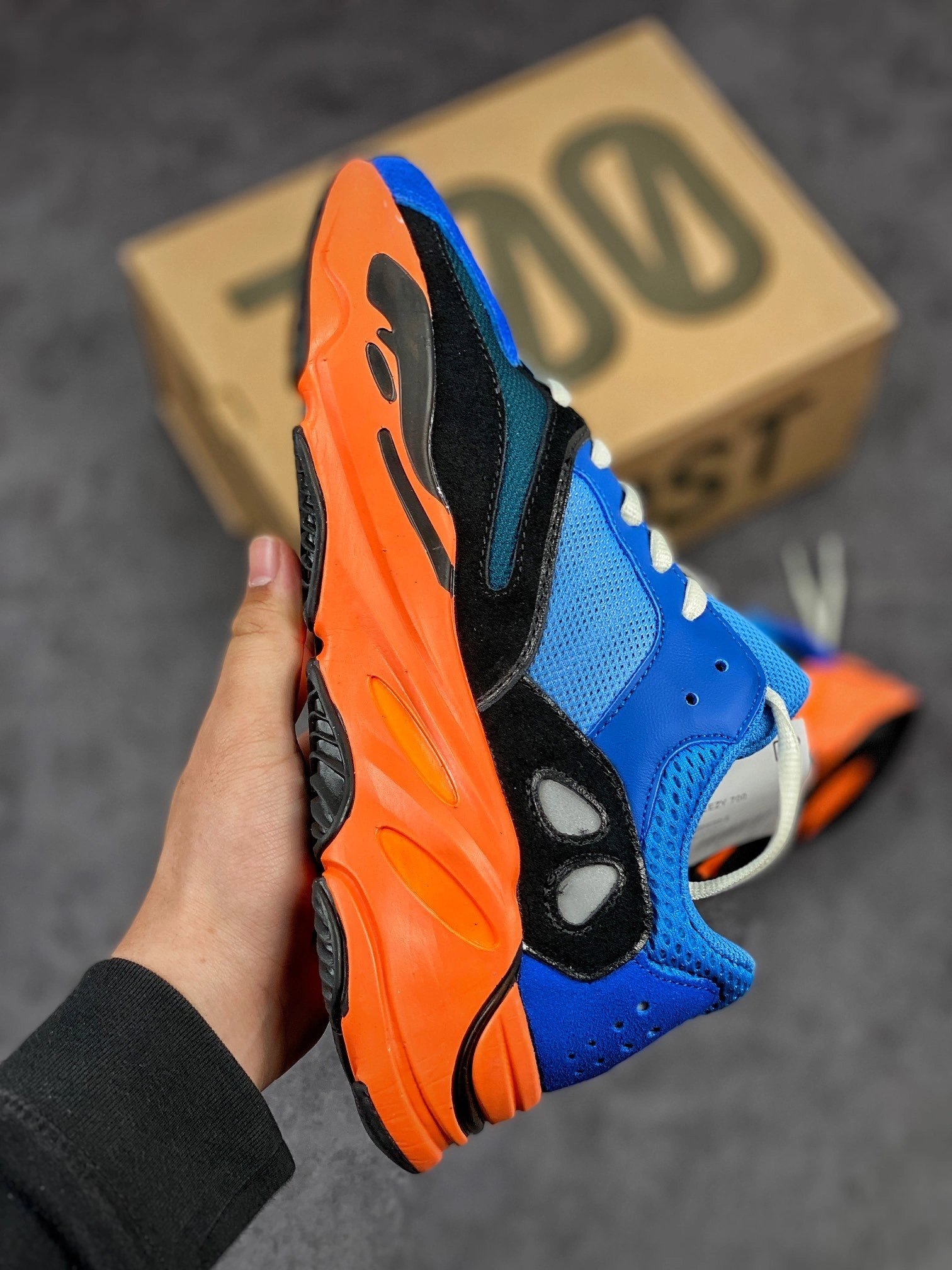 Flying pig-- 700 “Bright Blue” GZ0541 item:C-X000I0835V